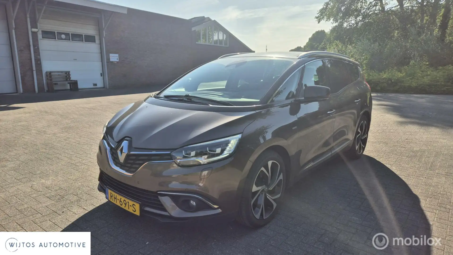 Renault Grand Scenic 1.2 TCe Bose 7p., massage, trekhaak Braun - 1