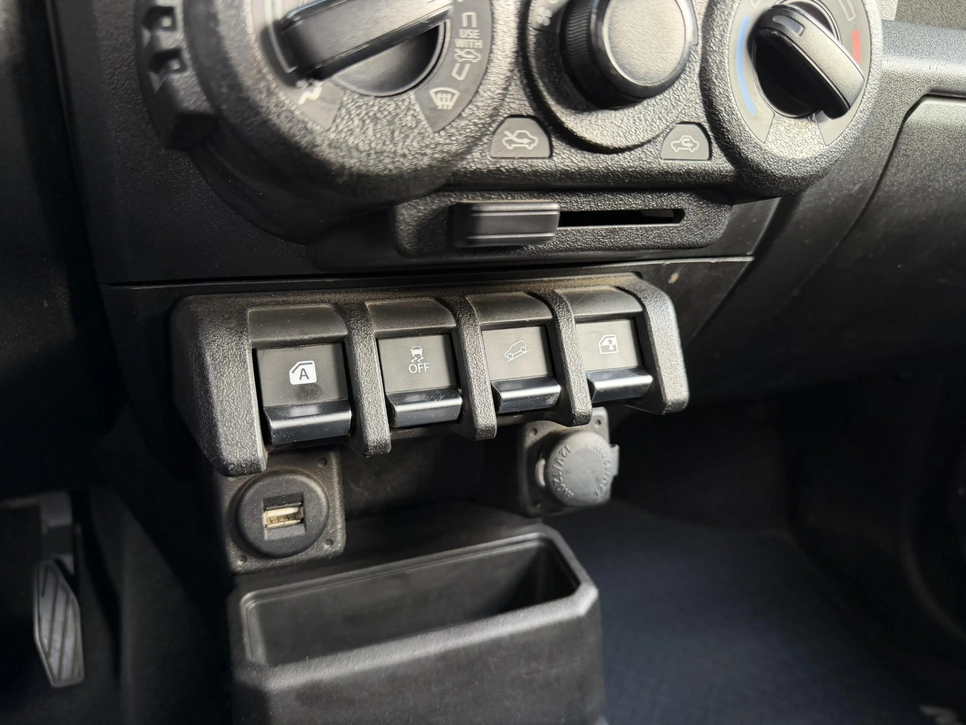 Suzuki Jimny 1.5 Comfort AllGrip 4-zits 102PK | Stoelverwarming — photo 18
