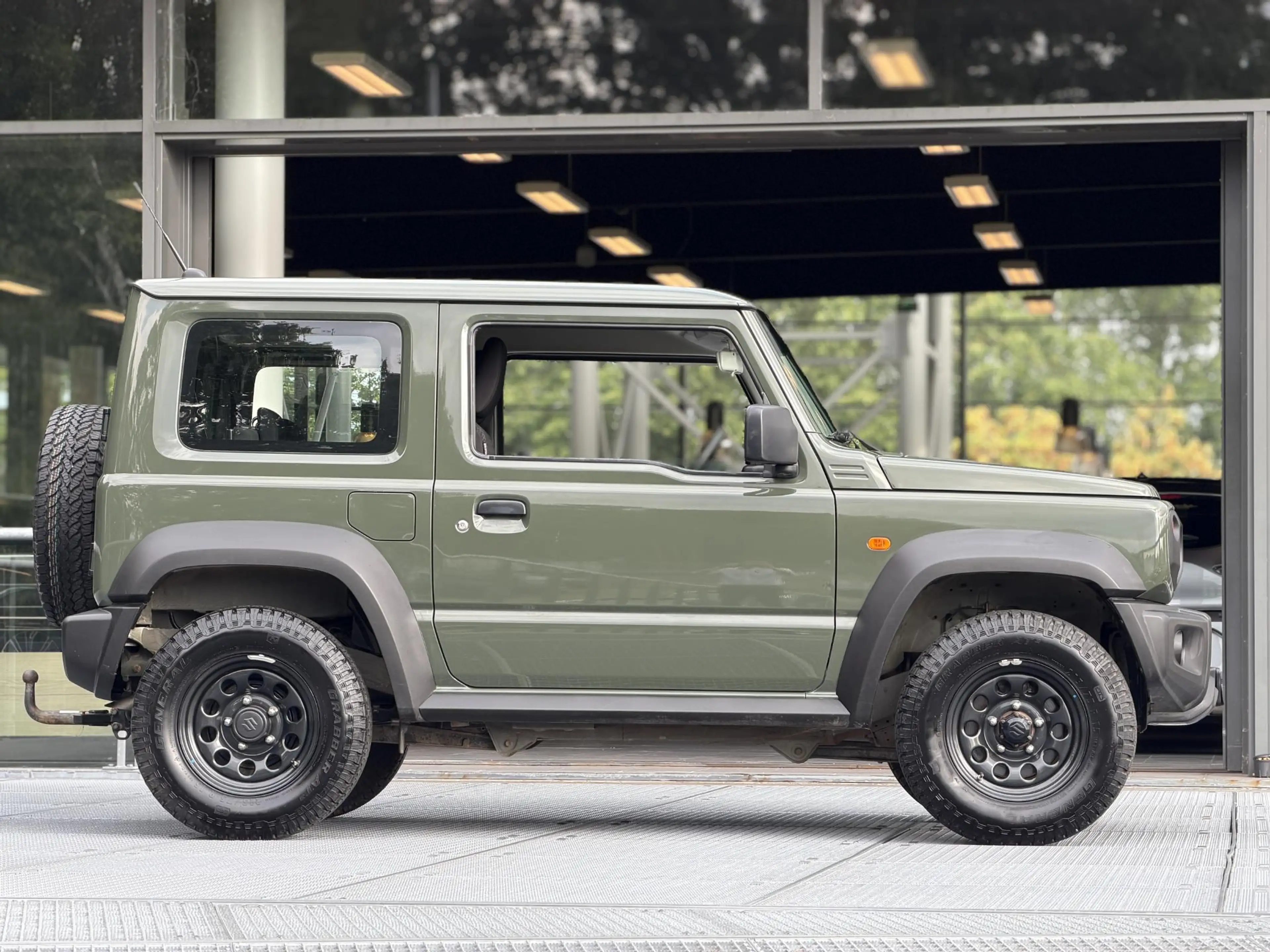 Suzuki Jimny 1.5 Comfort AllGrip 4-zits 102PK | Stoelverwarming — photo 15