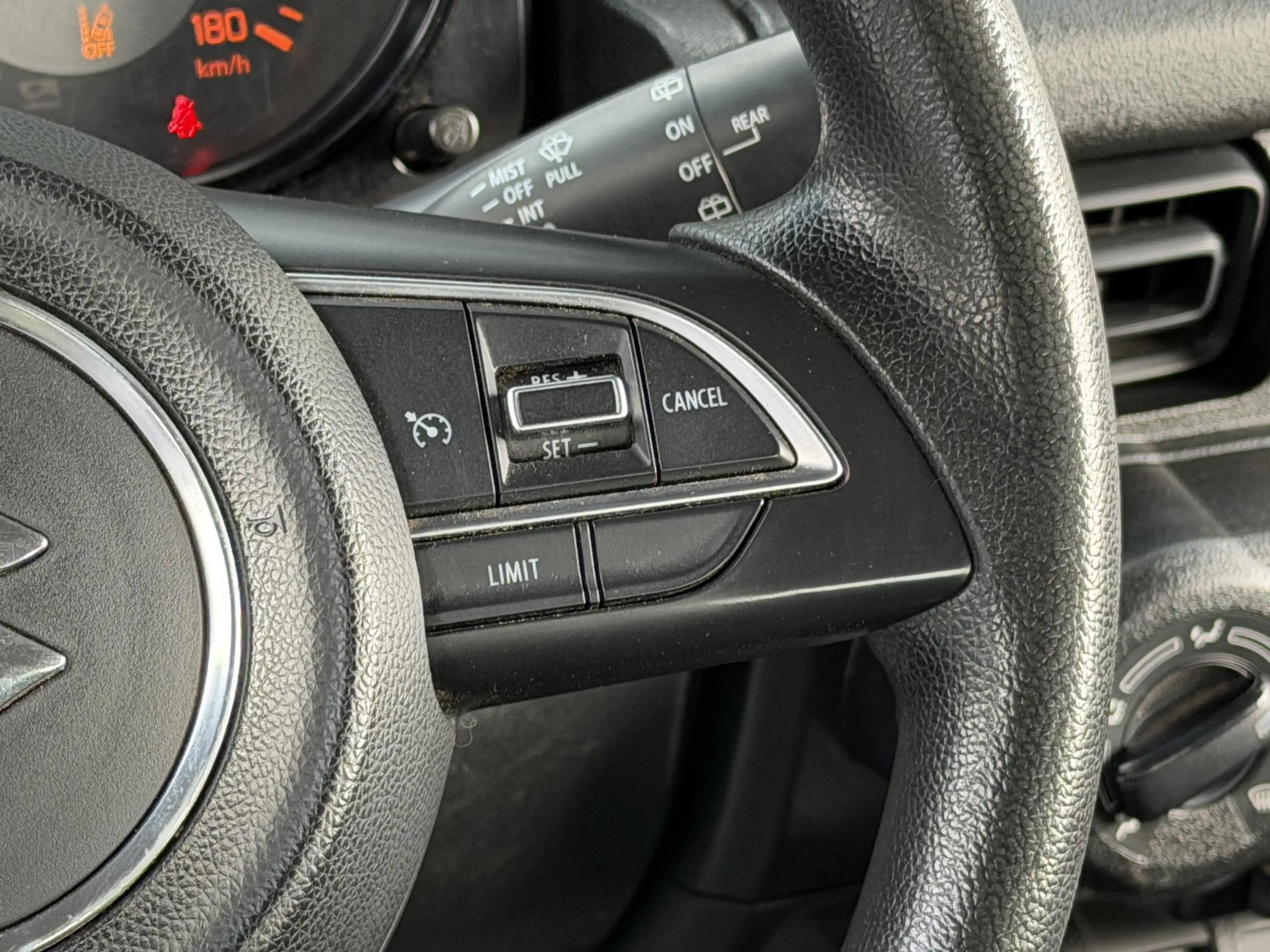 Suzuki Jimny 1.5 Comfort AllGrip 4-zits 102PK | Stoelverwarming — photo 20