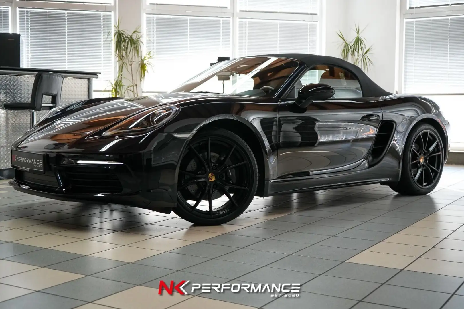 Porsche Boxster 718 / SPORTAUSPUFF / MEMORY / PDK / BOSE Noir - 1