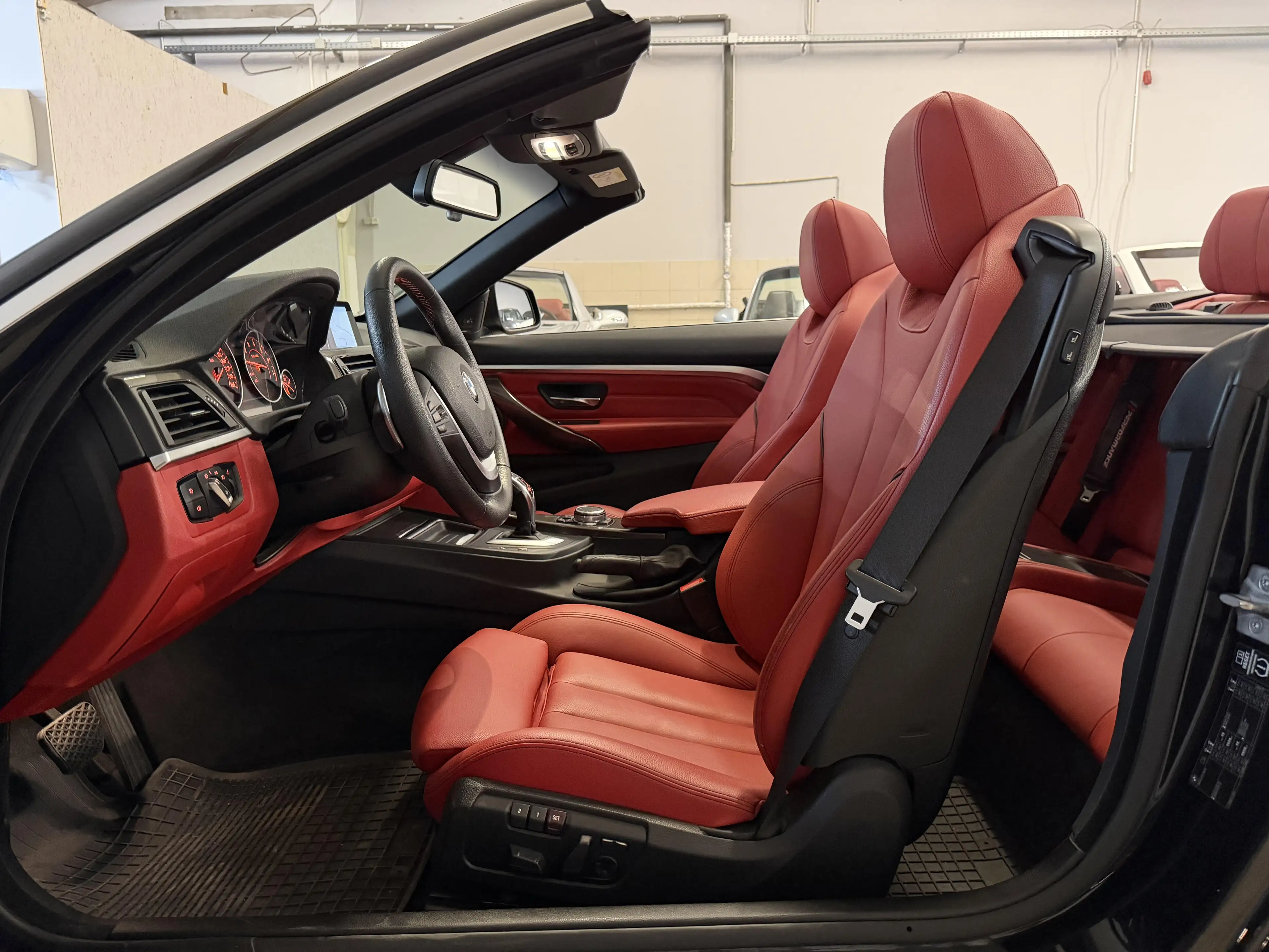 BMW 435 iA Cabrio Sportline — photo 11