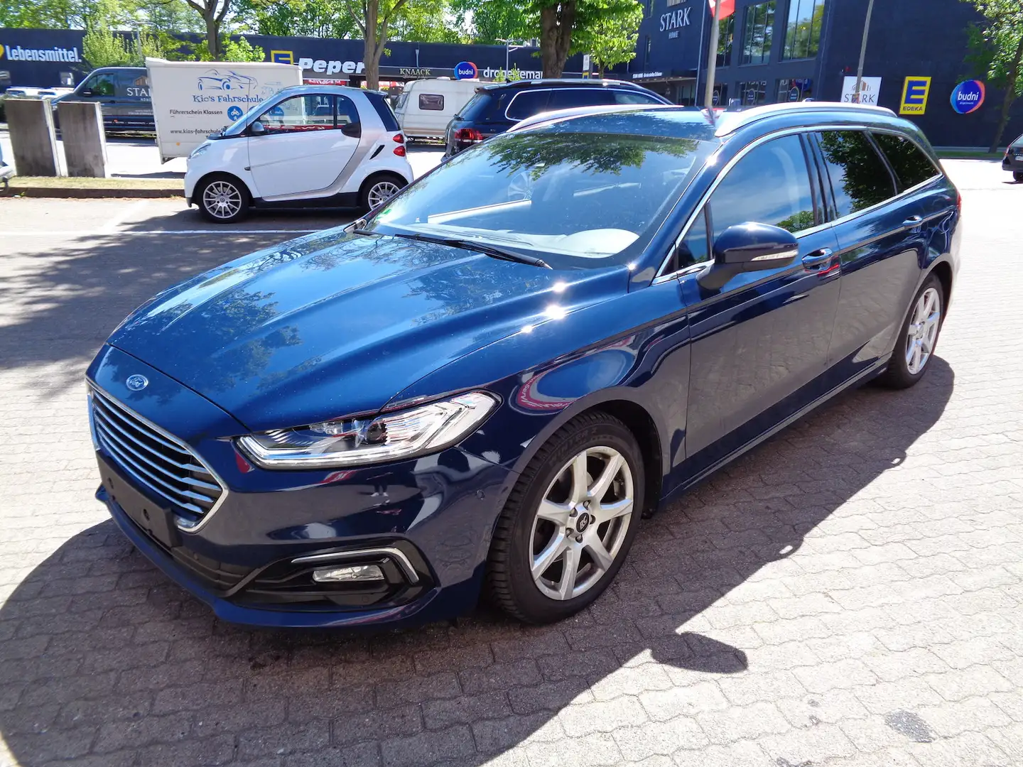 Ford Mondeo 2.0 TDCI Titanium, Autom., Kamera, 1.Hand Blau - 1