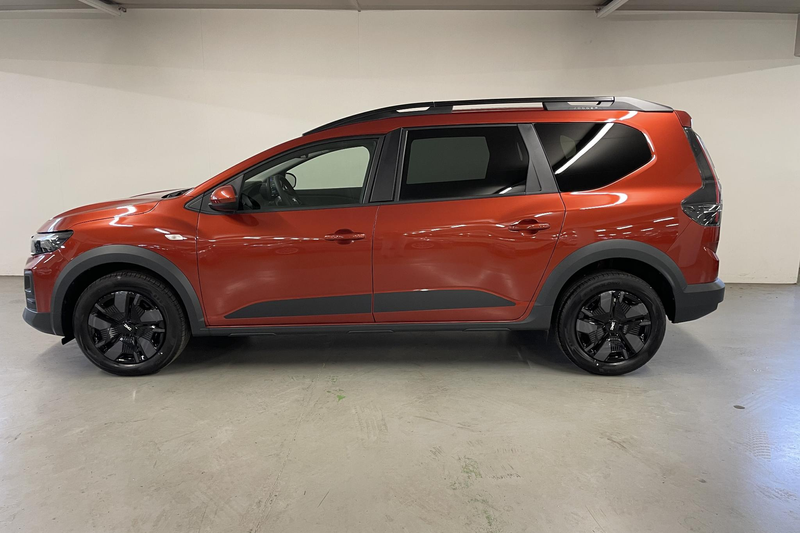 Dacia Jogger 1.0 TCe 110 expression 7p. | Pack Comfort | — photo 3