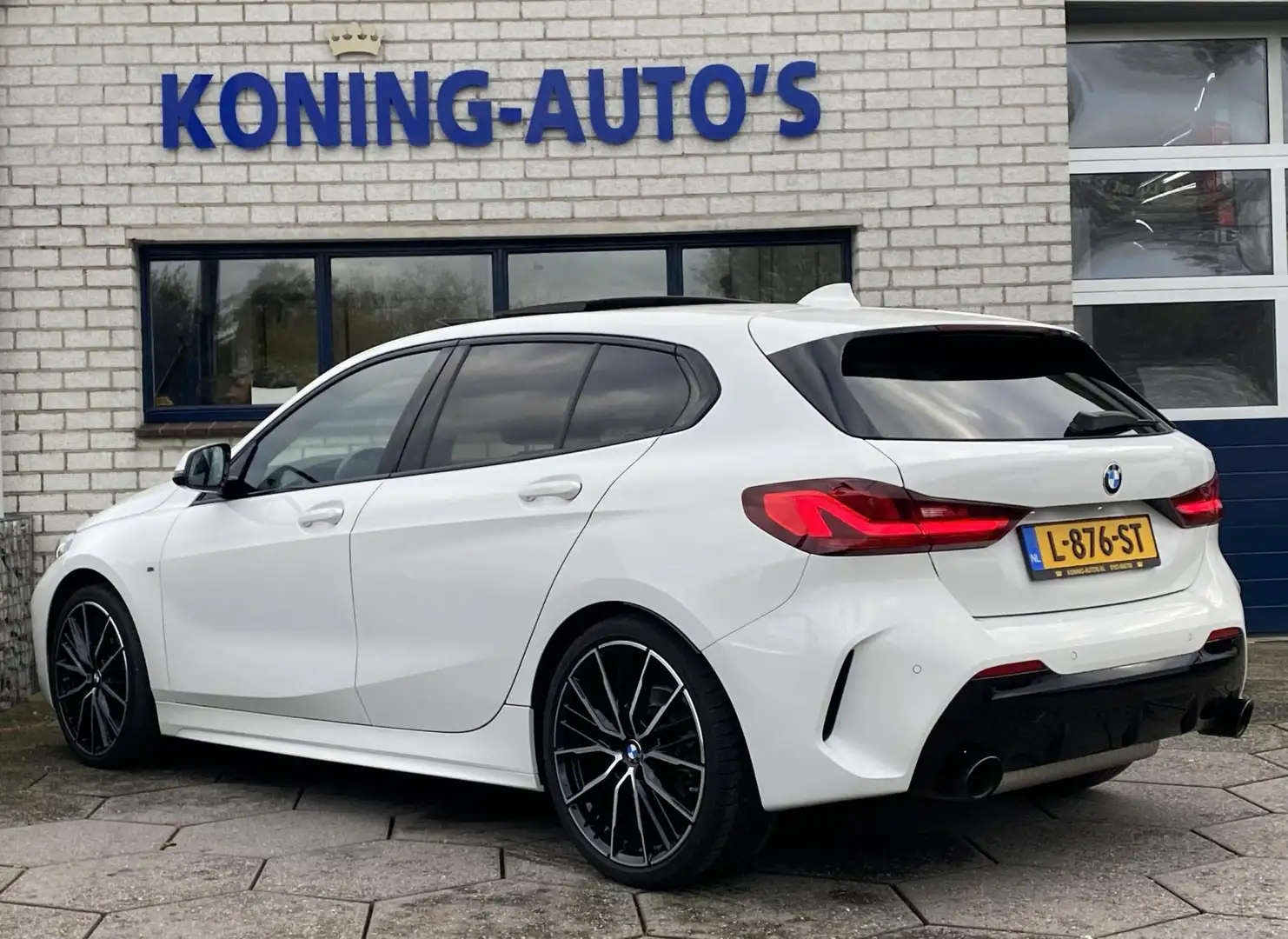 BMW 118 1-serie 118i High Executive M-sport/ Pano/ H&K/ VC Wit - 2