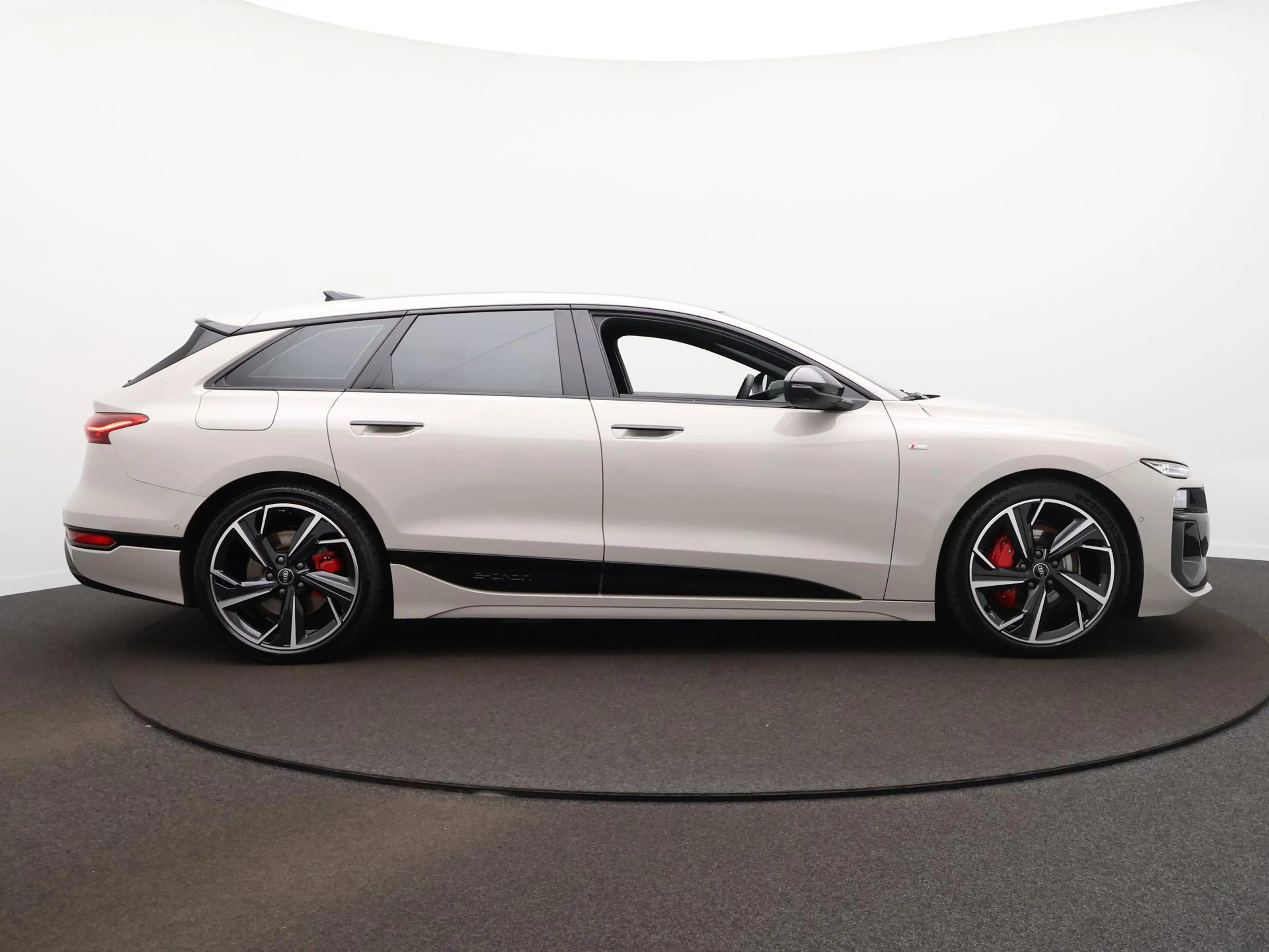Audi A6 e-tron Avant S Line Quattro 100 kWh | adaptive air suspen — photo 4