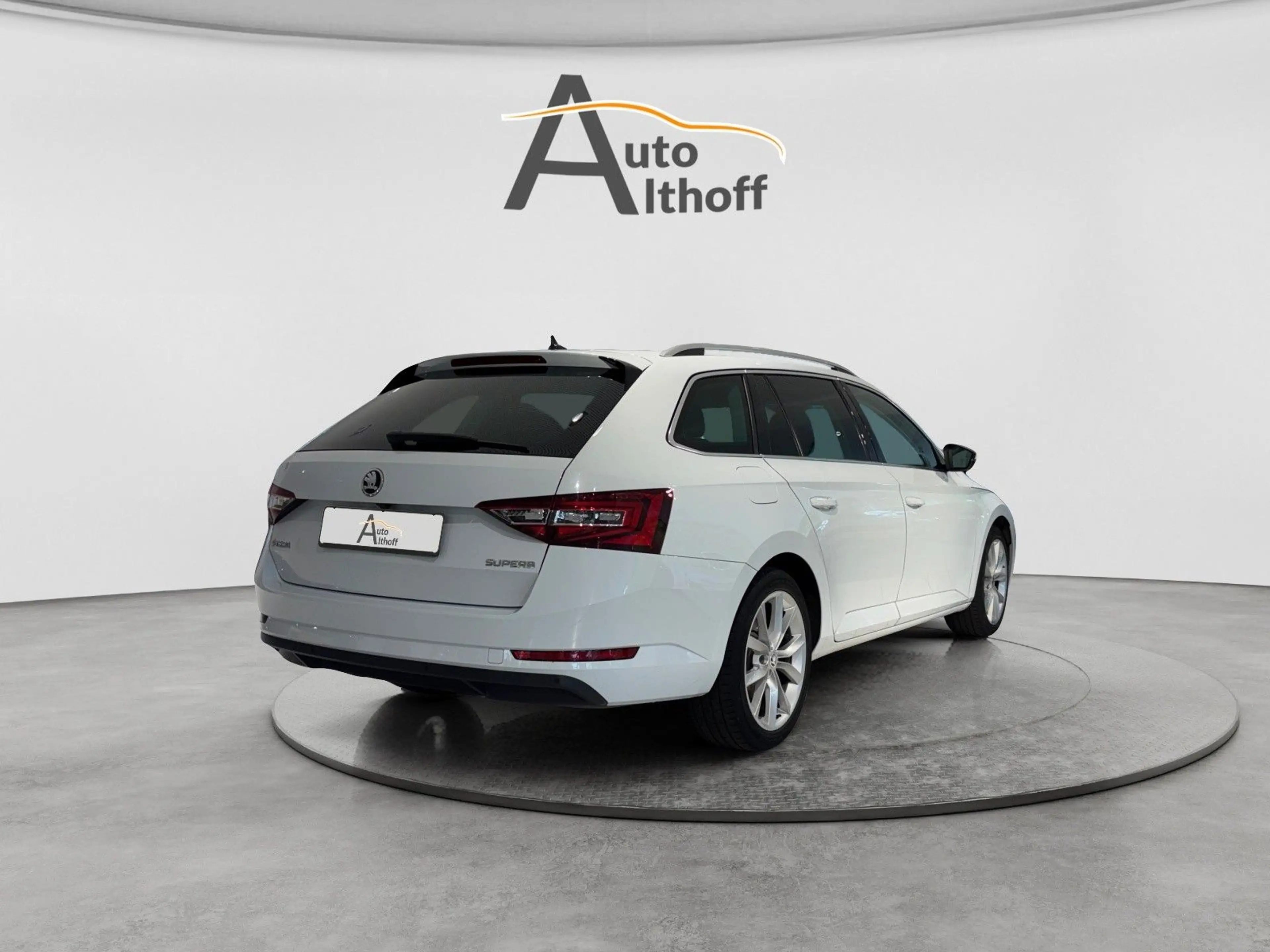 Skoda Superb 2.0TDI DSG AHK APP ACC KAM CANTON KESSY — photo 6