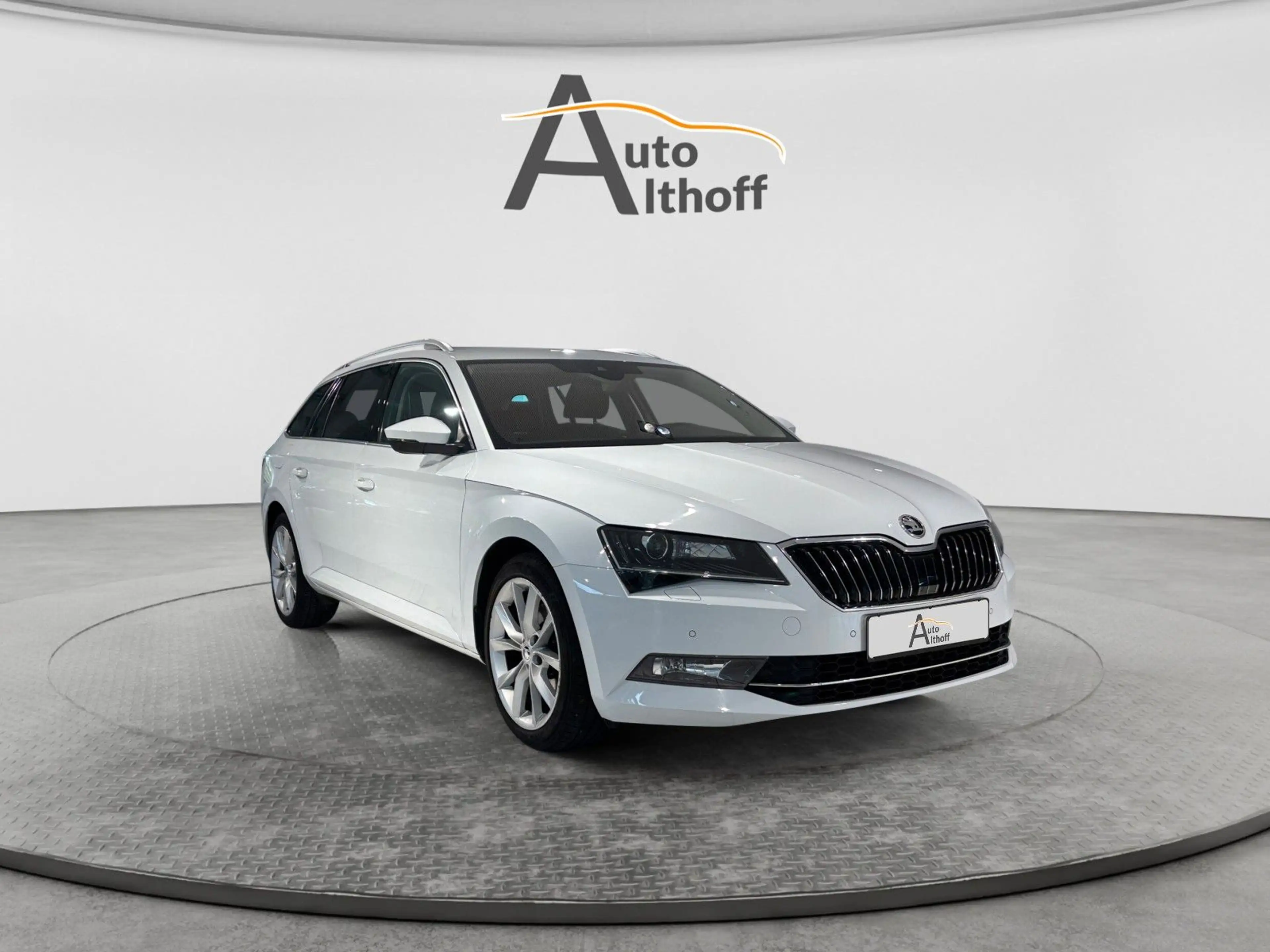 Skoda Superb 2.0TDI DSG AHK APP ACC KAM CANTON KESSY