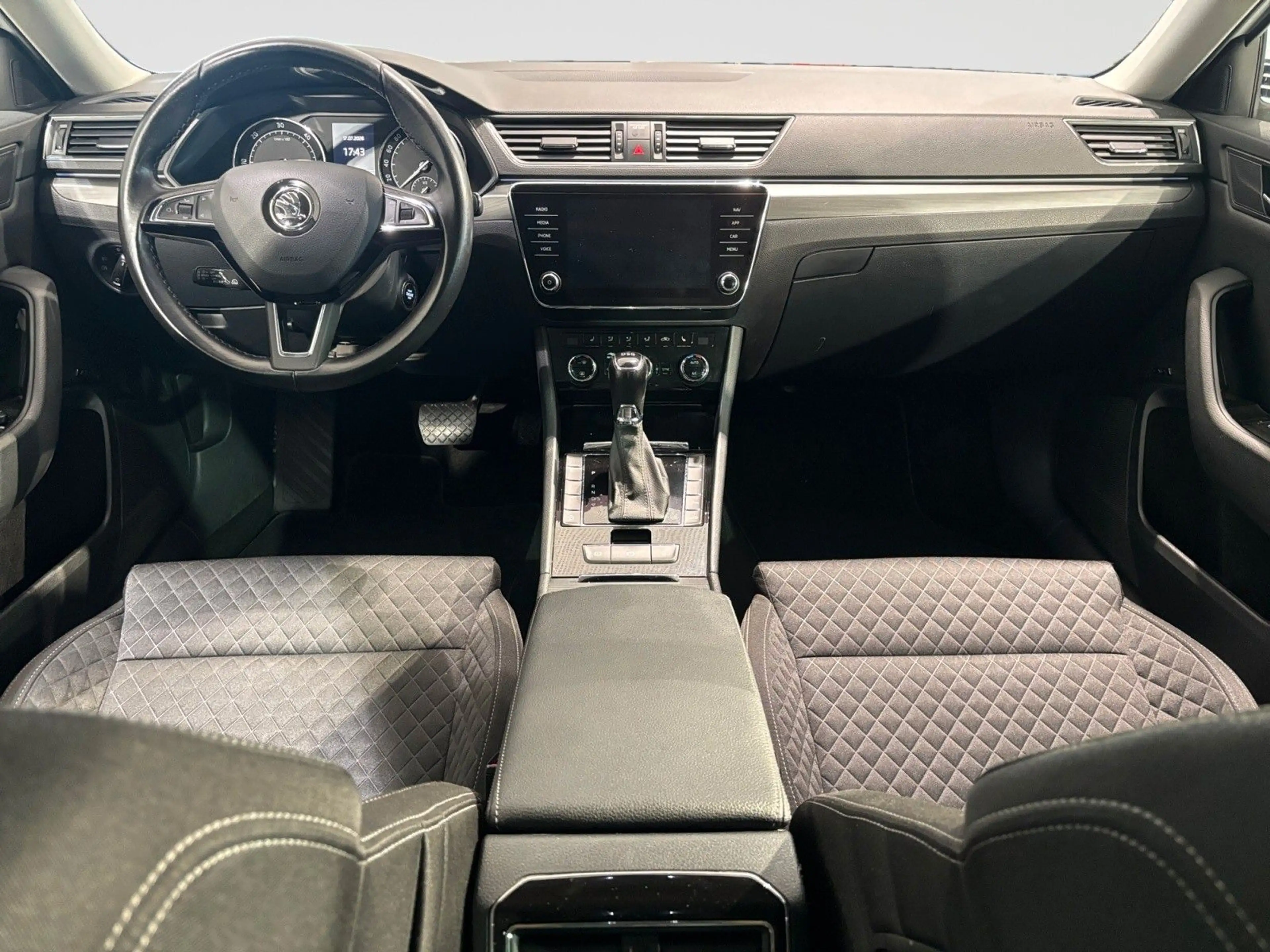 Skoda Superb 2.0TDI DSG AHK APP ACC KAM CANTON KESSY — photo 10