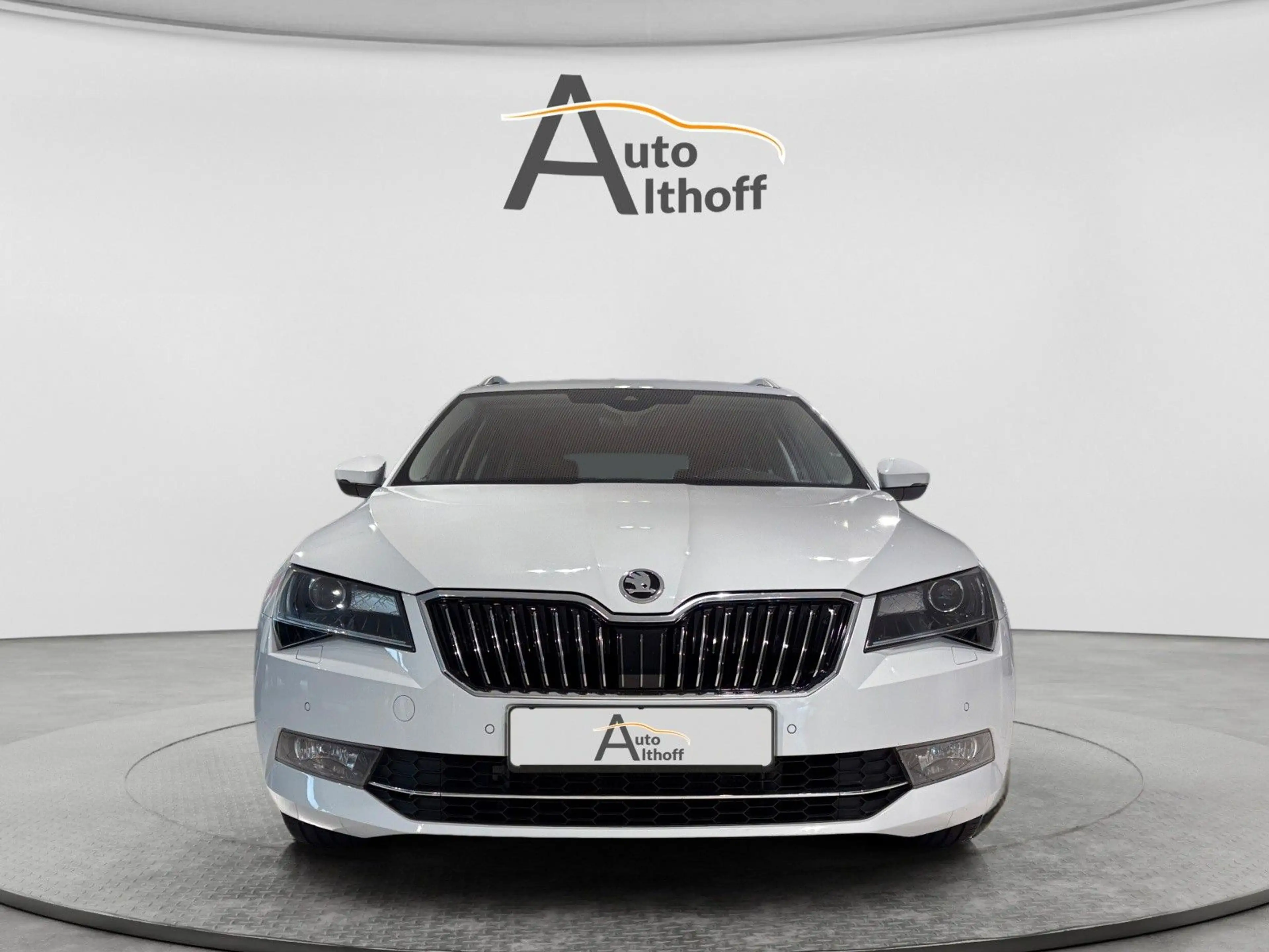 Skoda Superb 2.0TDI DSG AHK APP ACC KAM CANTON KESSY — photo 2
