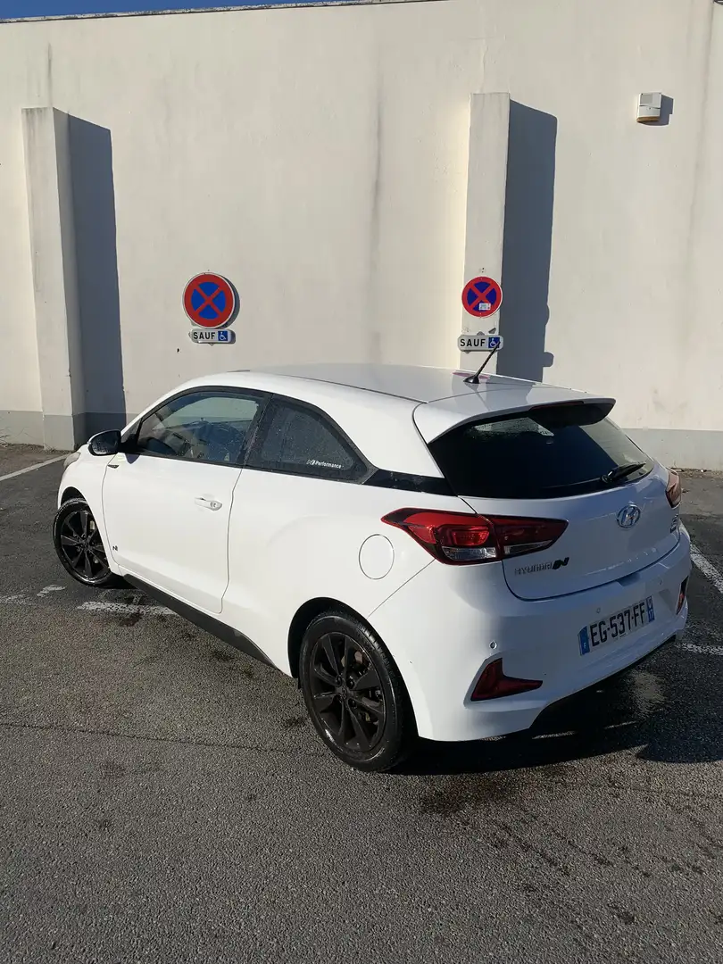 Hyundai i20 i20 Coupé 1.0 T-GDi 100 Intuitive Blanc - 2