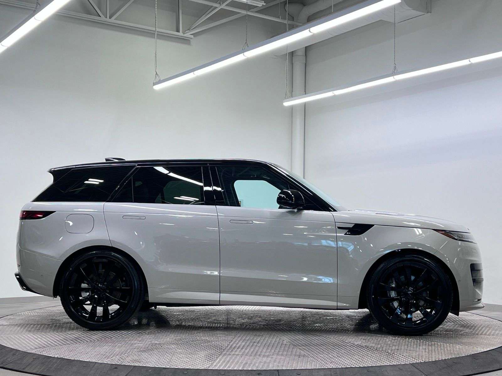 2026 Land Rover Range Rover Sport P400 DYNAMIC HSE thumb 7