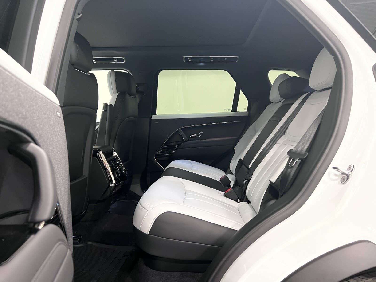 2026 Land Rover Range Rover Sport P400 DYNAMIC HSE thumb 25