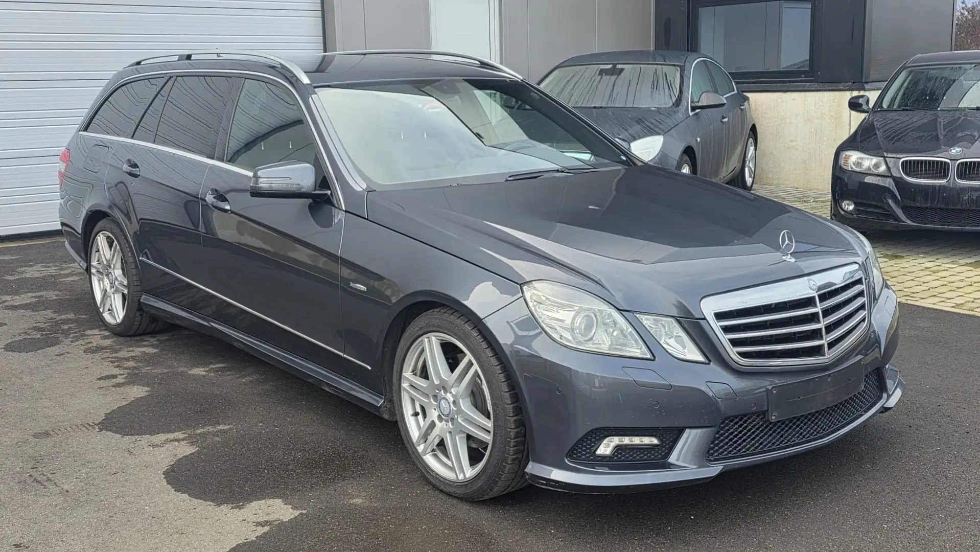 Mercedes-Benz E 350 E 350 T CDI AMG BlueEFFICIENCY  Avantgarde Blau - 2