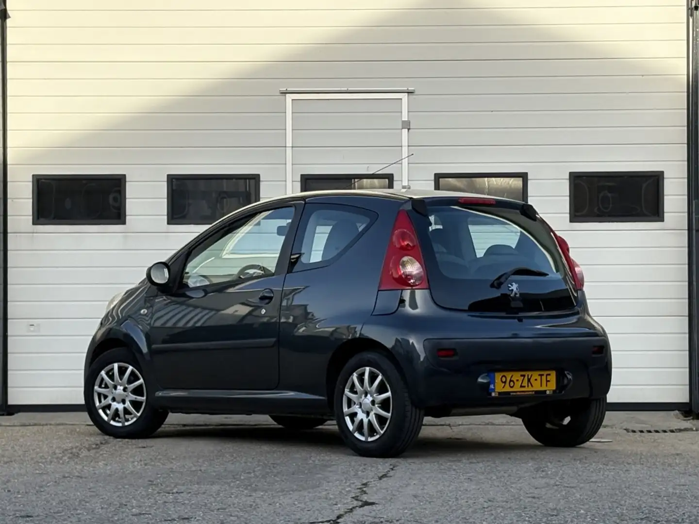 Peugeot 107 1.0-12V XS Airco | LM Velgen Grijs - 2