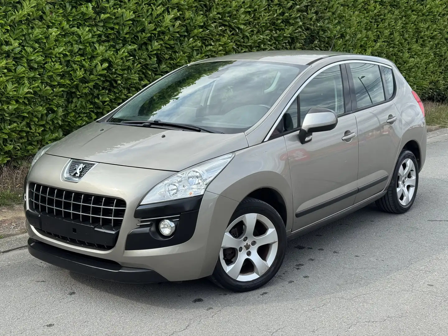 Peugeot 3008 1.6i 1 er Propriétaire Garantie 12 mois Bej - 1