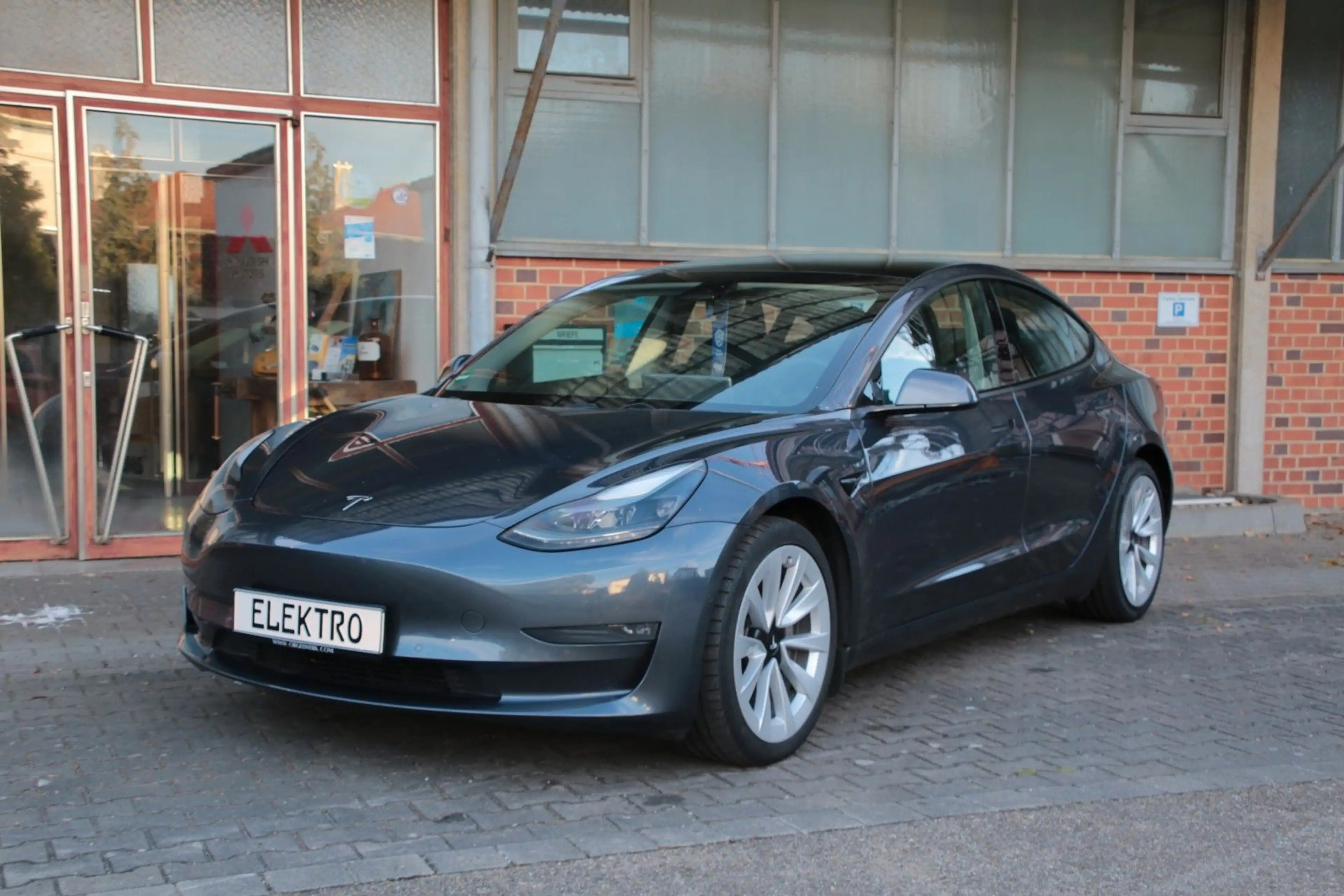 Tesla Model 3 Long Range Dual AWD - 19-Zoll und FSD!!