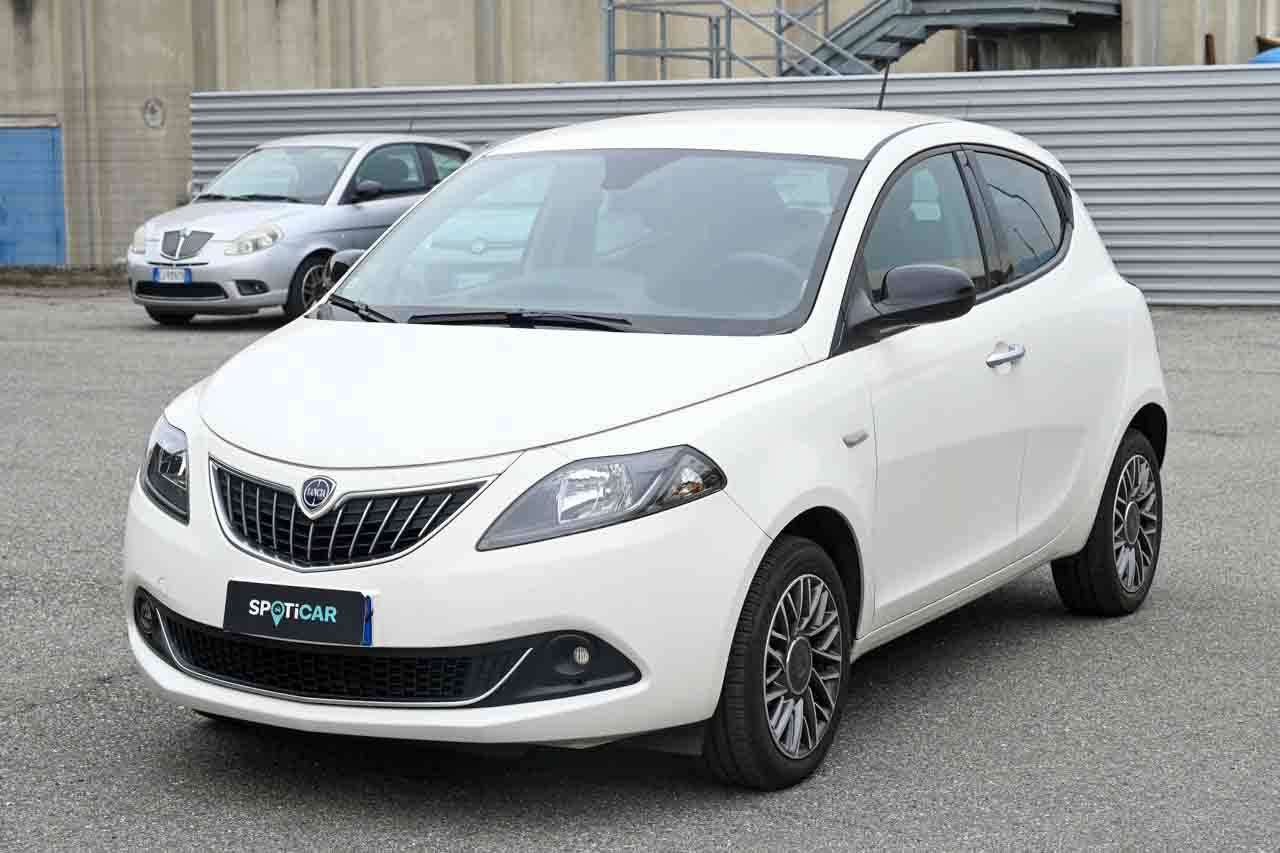 Lancia Ypsilon 1.0 firefly hybrid Gold Plus
