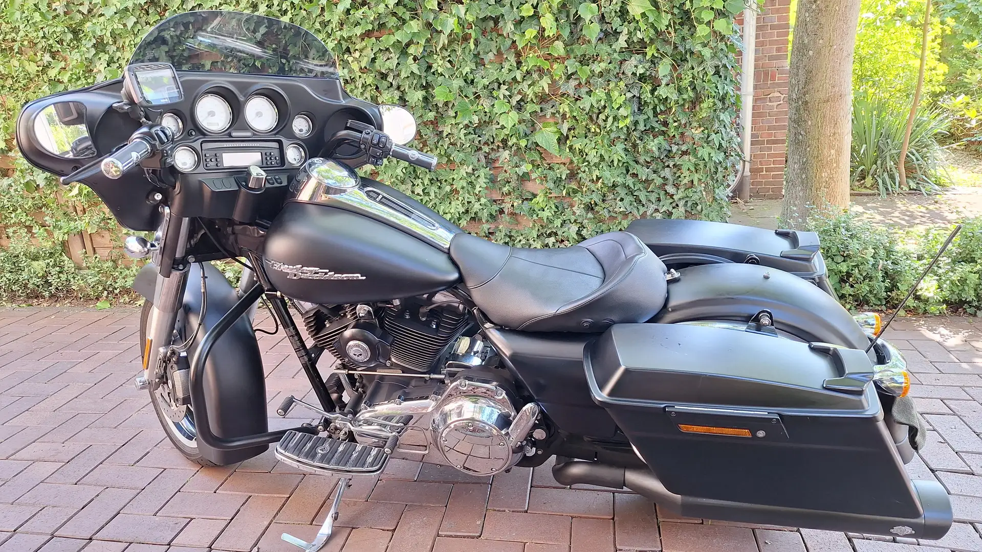 Harley-Davidson Street Glide FLHX Noir - 1