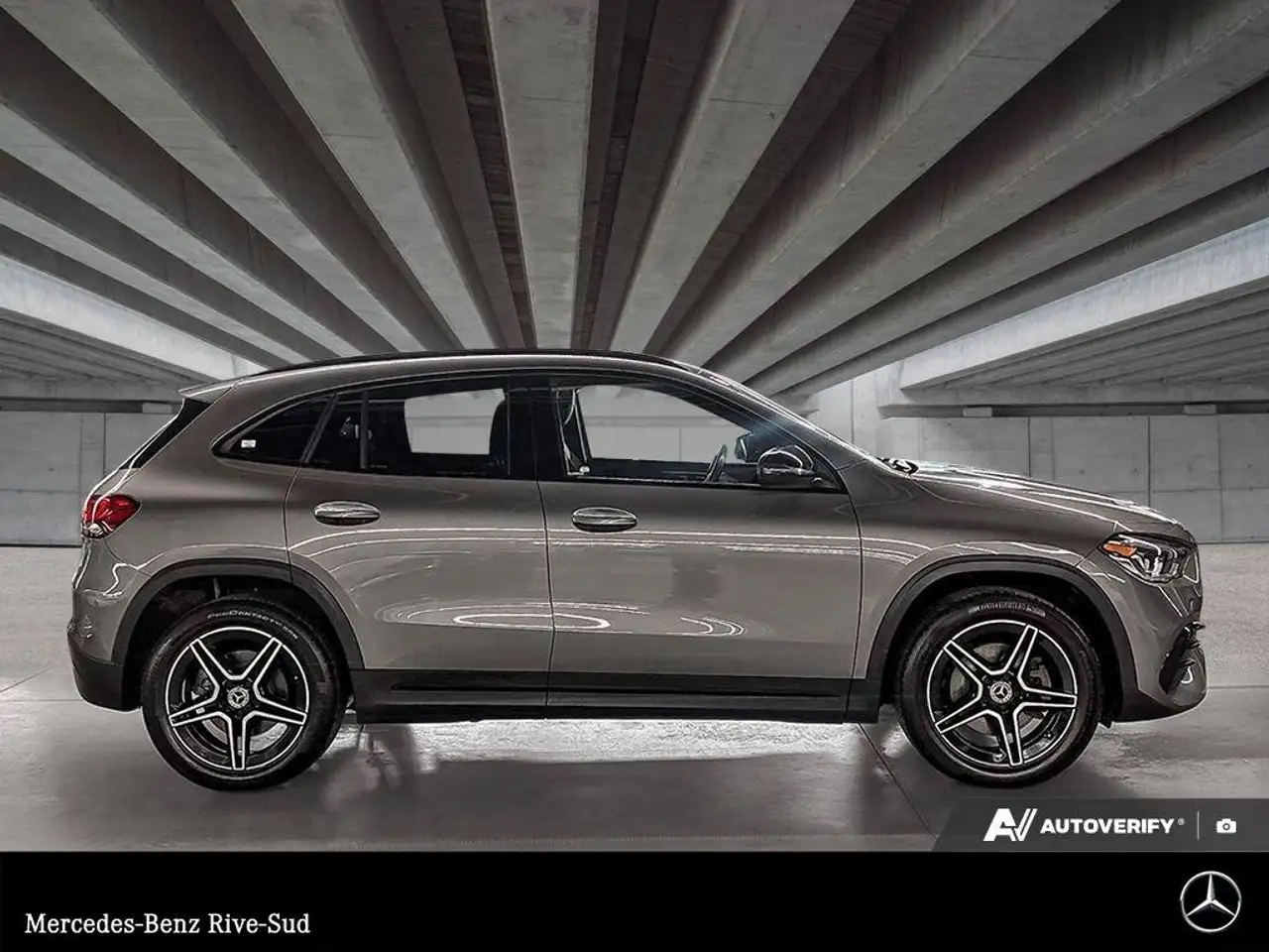 Mercedes-Benz GLA снимка Mercedes-Benz GLA