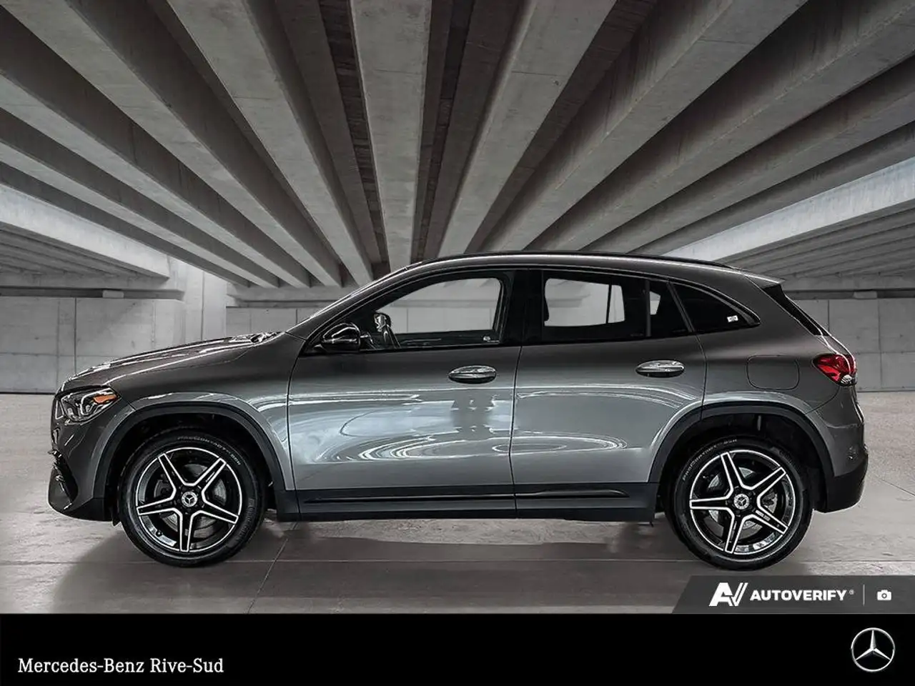 Mercedes-Benz GLA снимка Mercedes-Benz GLA