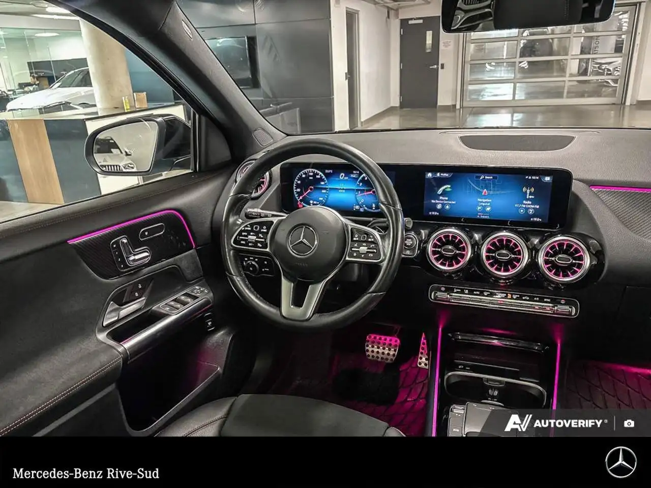 Mercedes-Benz GLA снимка Mercedes-Benz GLA