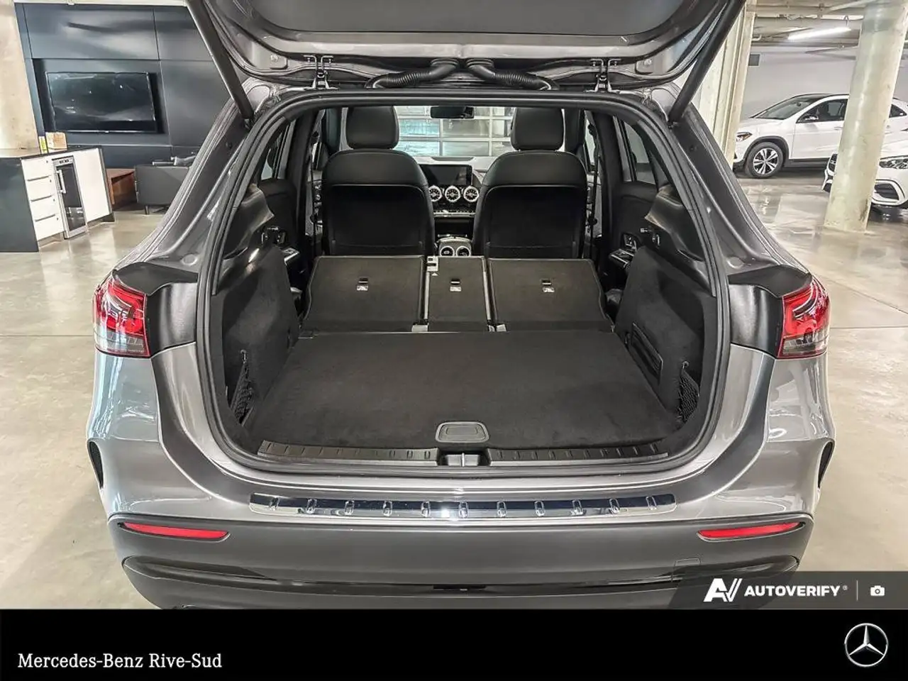 Mercedes-Benz GLA снимка Mercedes-Benz GLA