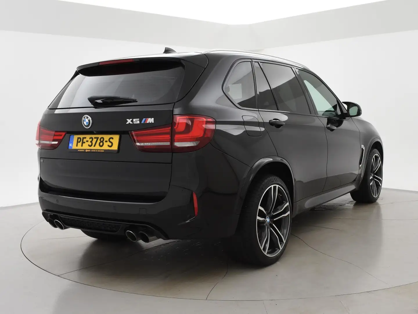 BMW X5 M 4.4 V8 576 PK + ORIG. NL +  WEGKL. TREKHAAK / HEAD Zwart - 2