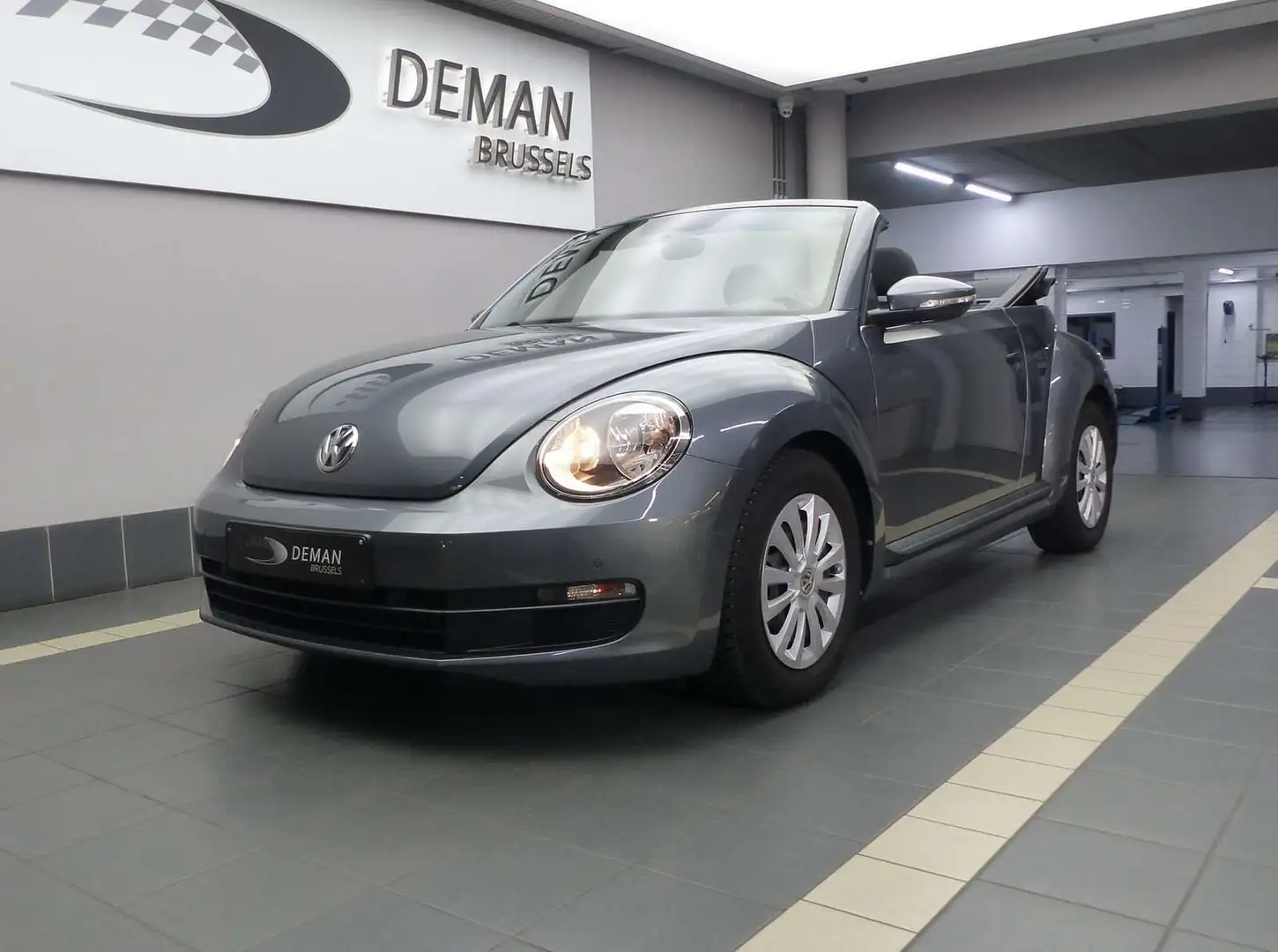 Volkswagen Beetle 1.2 TSI* Aide au stationnement* Ecran tactile Gris - 1