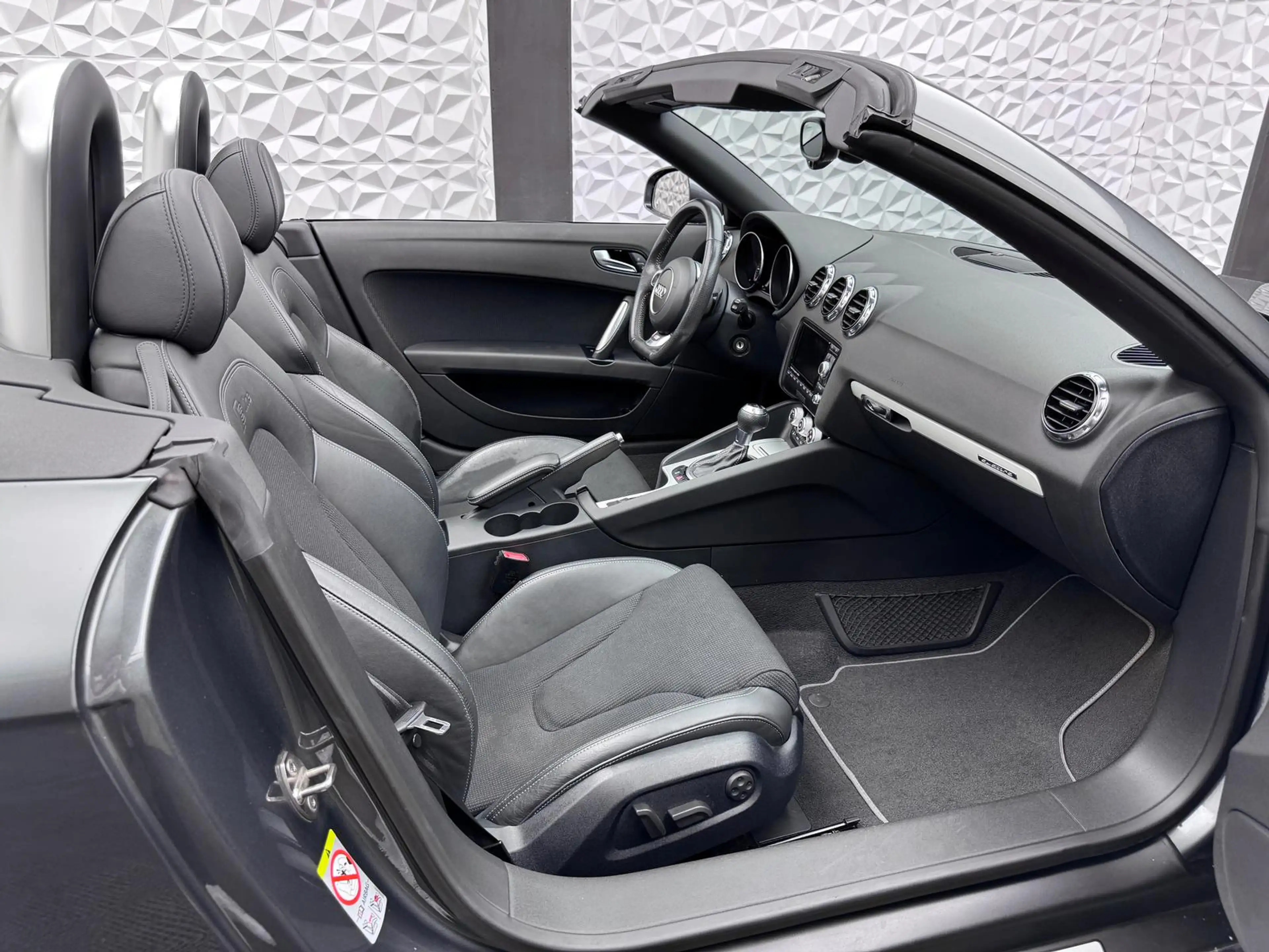 Audi TT 2.0 TFSI QUATTRO/S-LINE/S-TRONIC/LIEBHABERSTK — photo 11