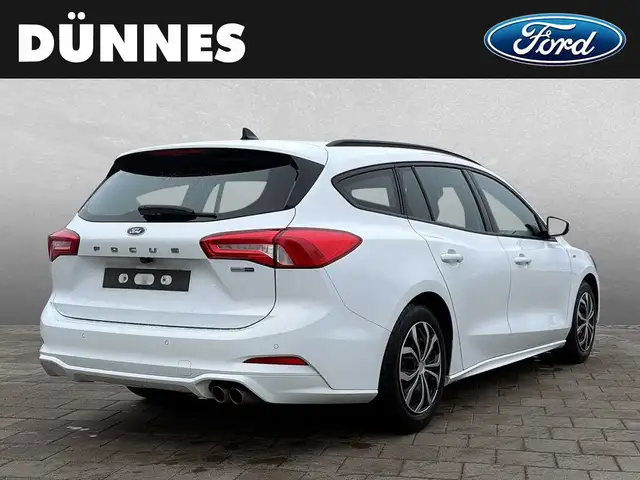 Ford Focus view 2