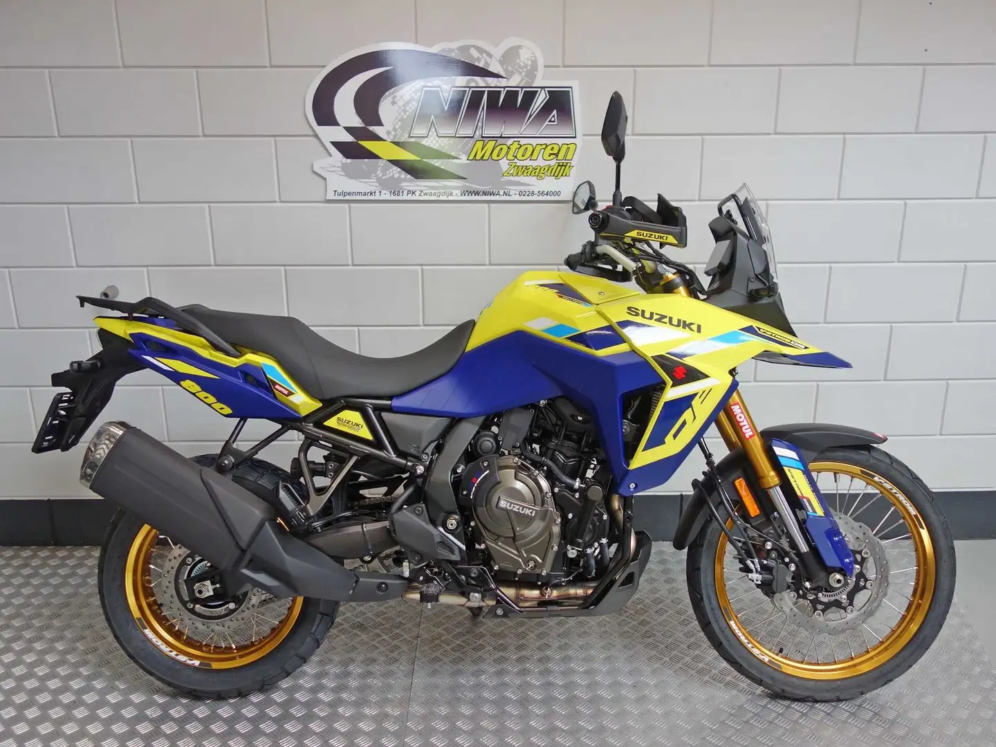 Suzuki V-Strom 800DE Giallo - 1