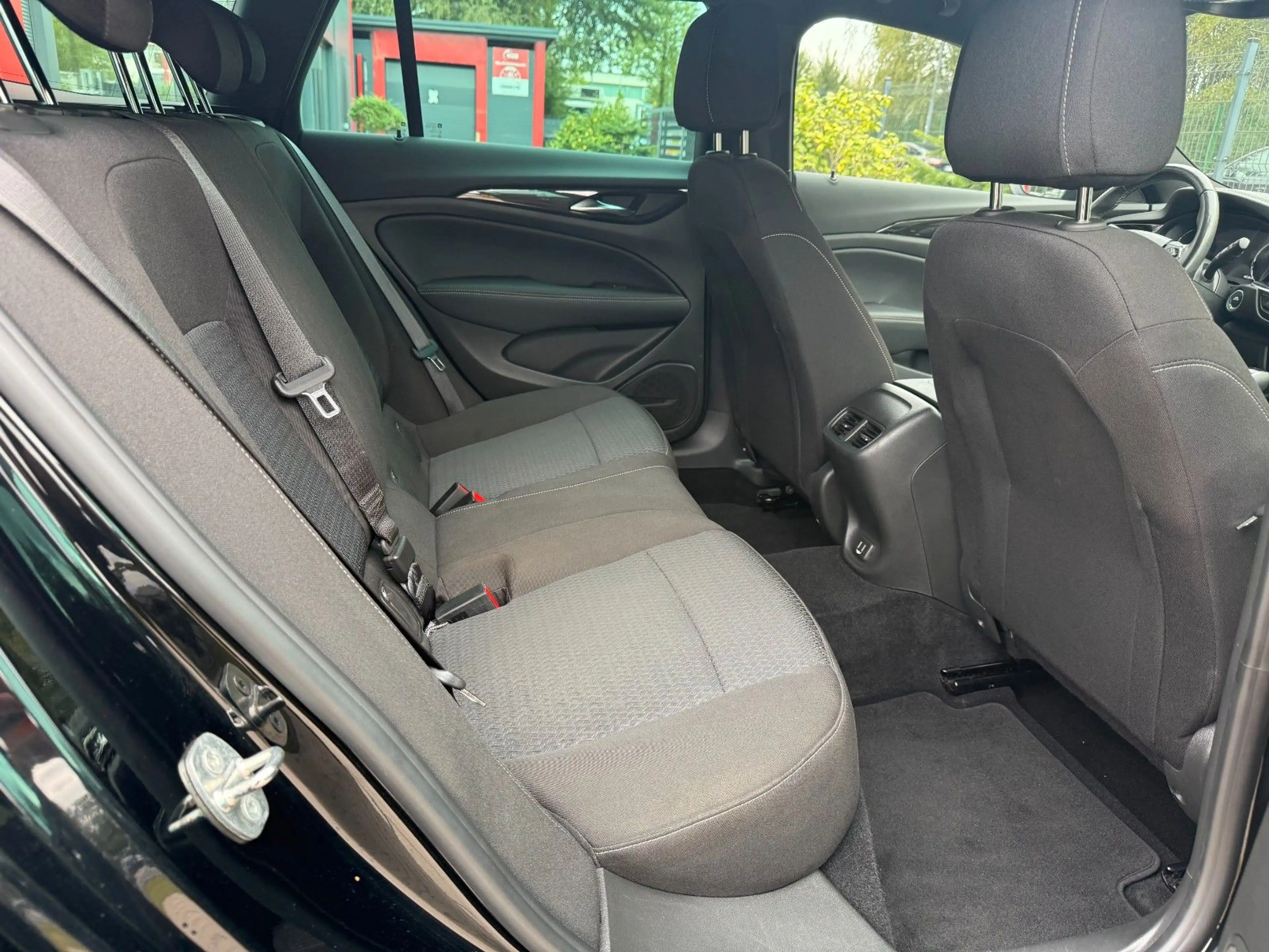 Opel Insignia B Sports Tourer Business(Tüv&Insp.neu) — photo 11