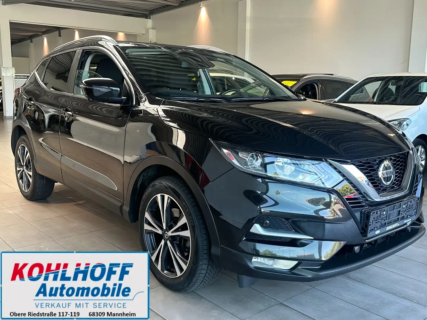 Nissan Qashqai 1.3 DIG-T N-Connecta 159PS Panorama Winter Navi Zwart - 1