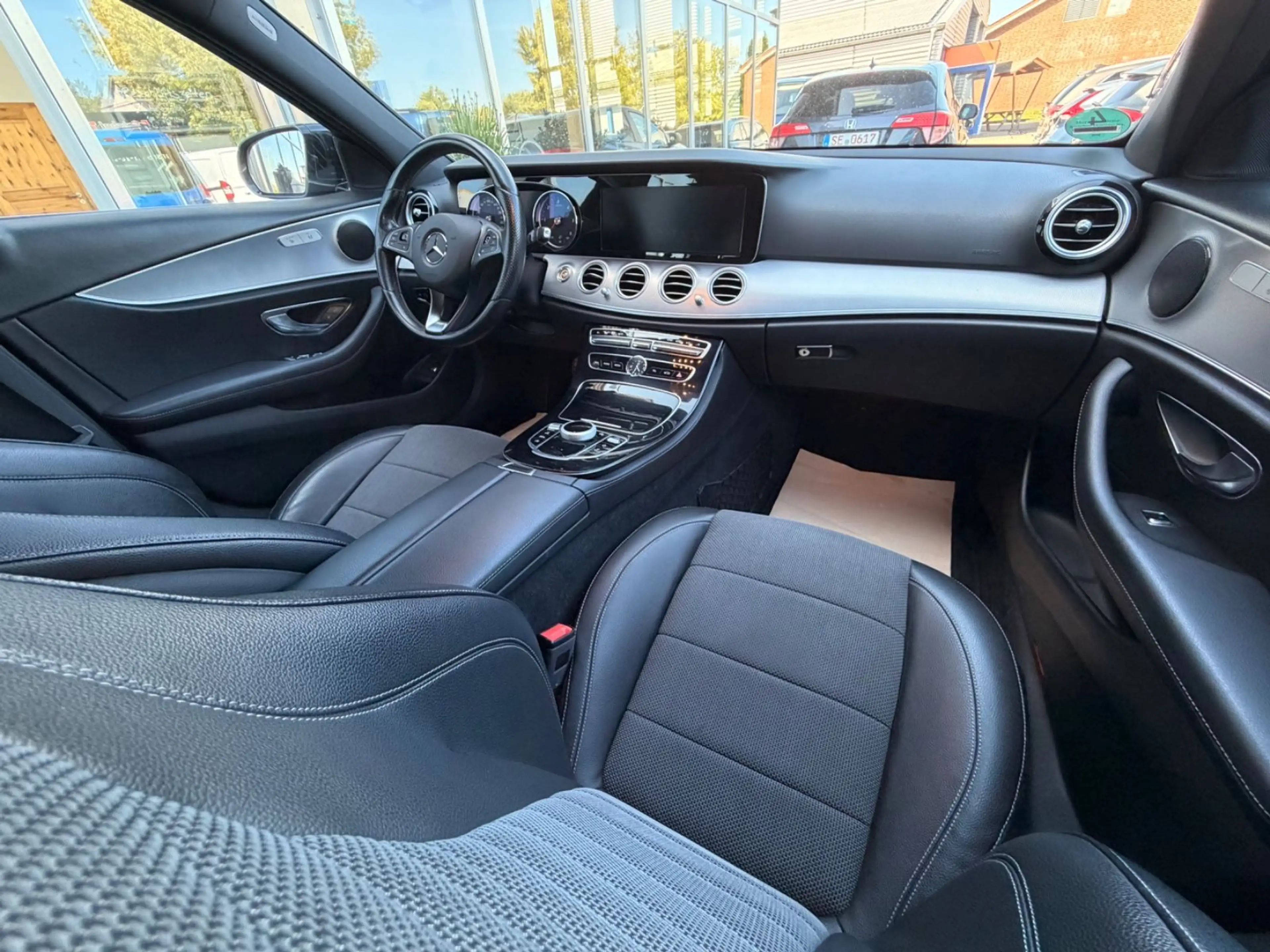Mercedes-Benz E 350 D T 4Matic Avantgarde V6 AHK/TEMP — photo 14