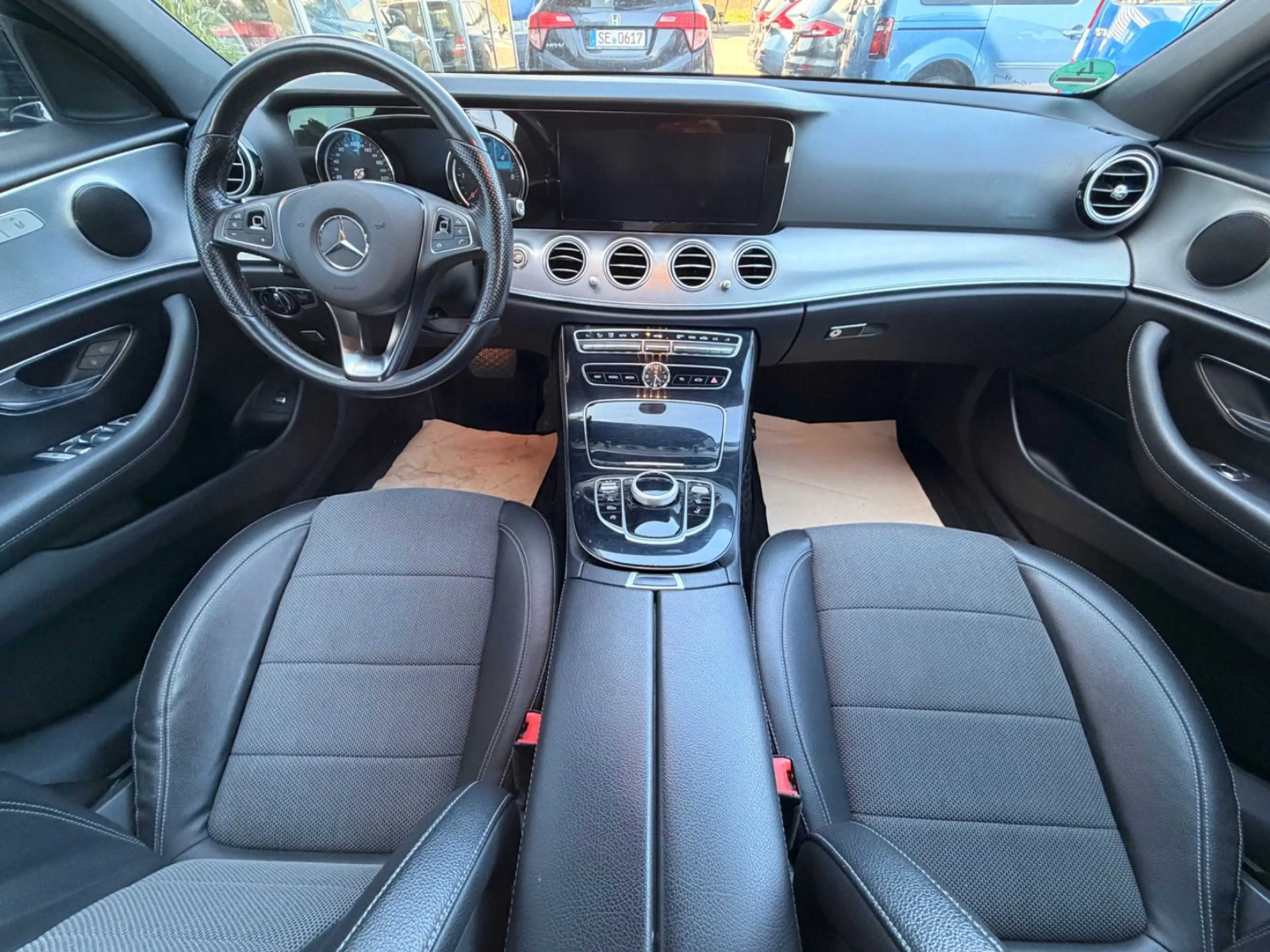 Mercedes-Benz E 350 D T 4Matic Avantgarde V6 AHK/TEMP — photo 13