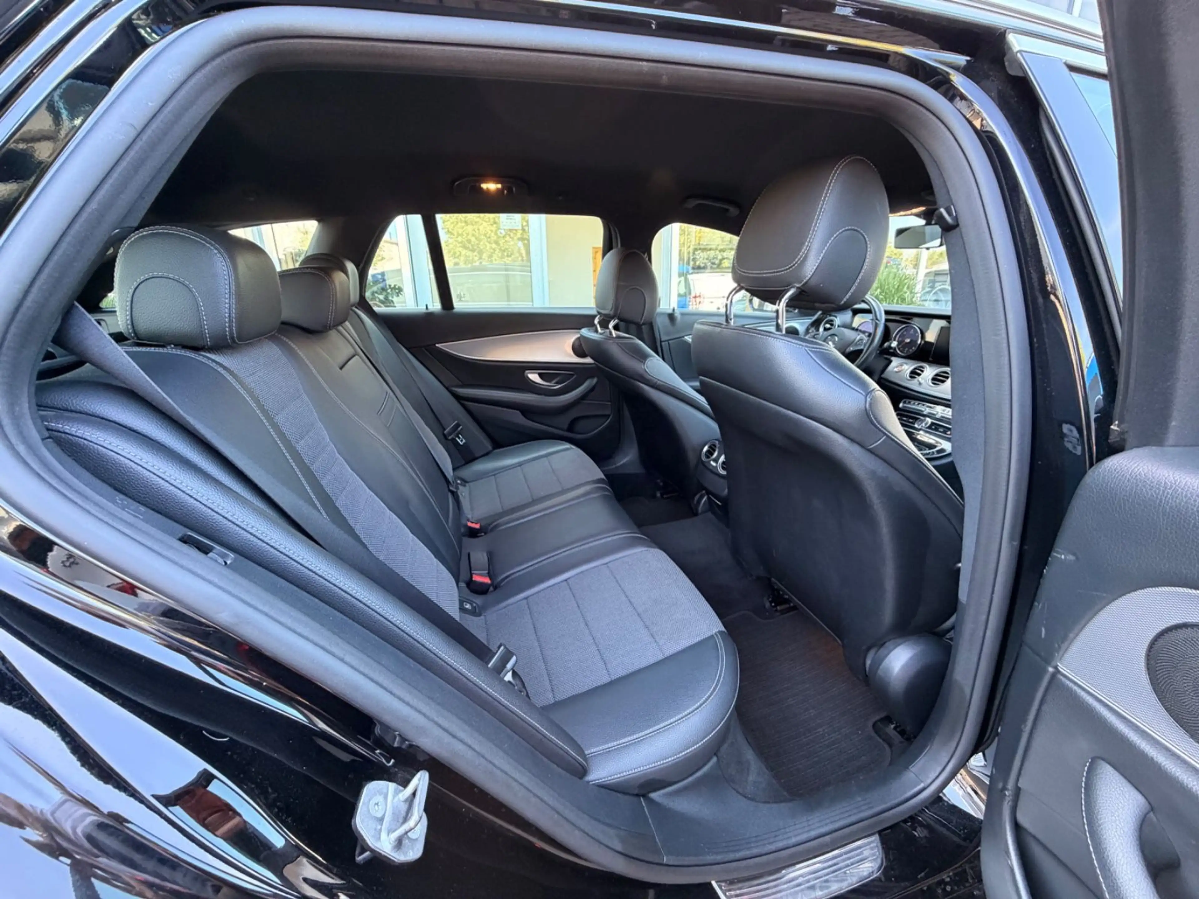 Mercedes-Benz E 350 D T 4Matic Avantgarde V6 AHK/TEMP — photo 15
