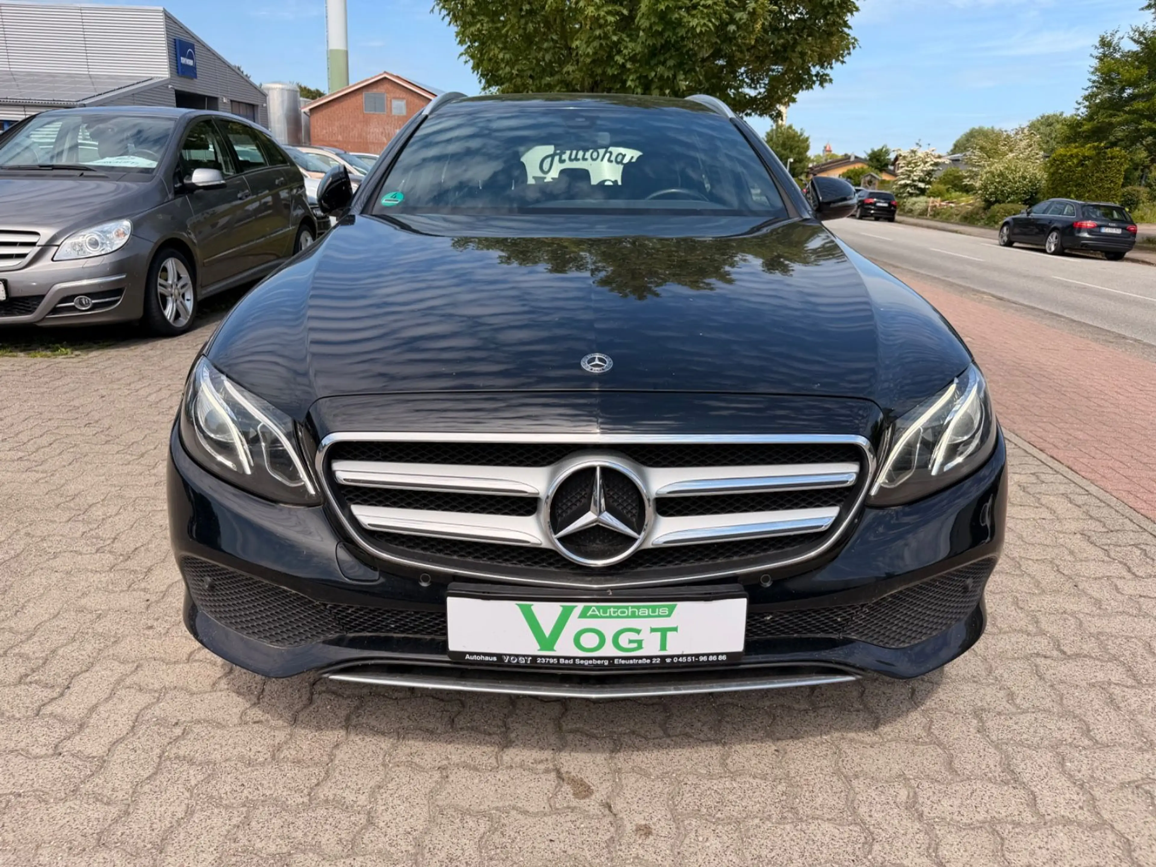 Mercedes-Benz E 350 D T 4Matic Avantgarde V6 AHK/TEMP — photo 2