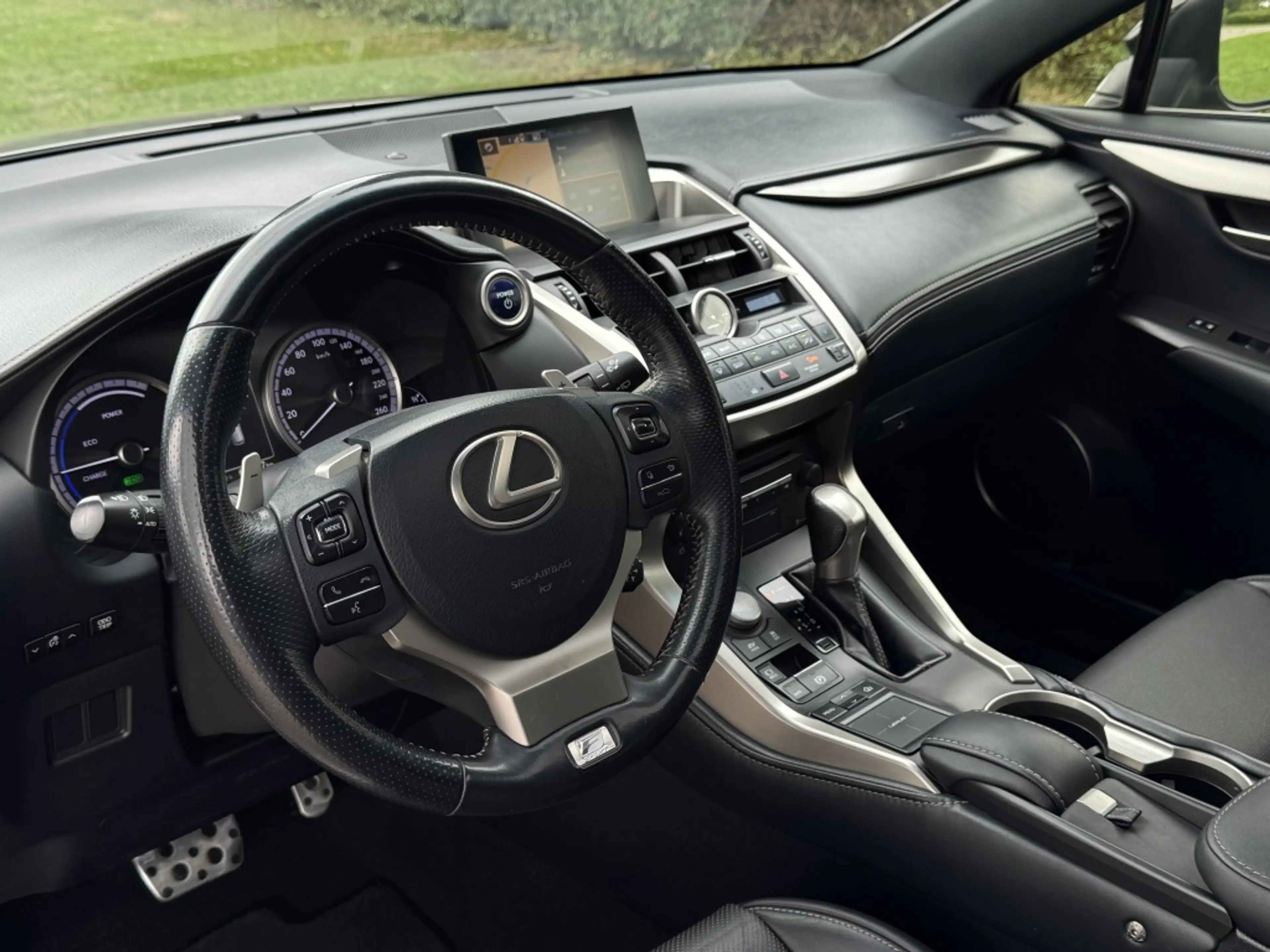 Lexus NX 300h AWD F Sport Trekhaak Schuifdak — photo 11