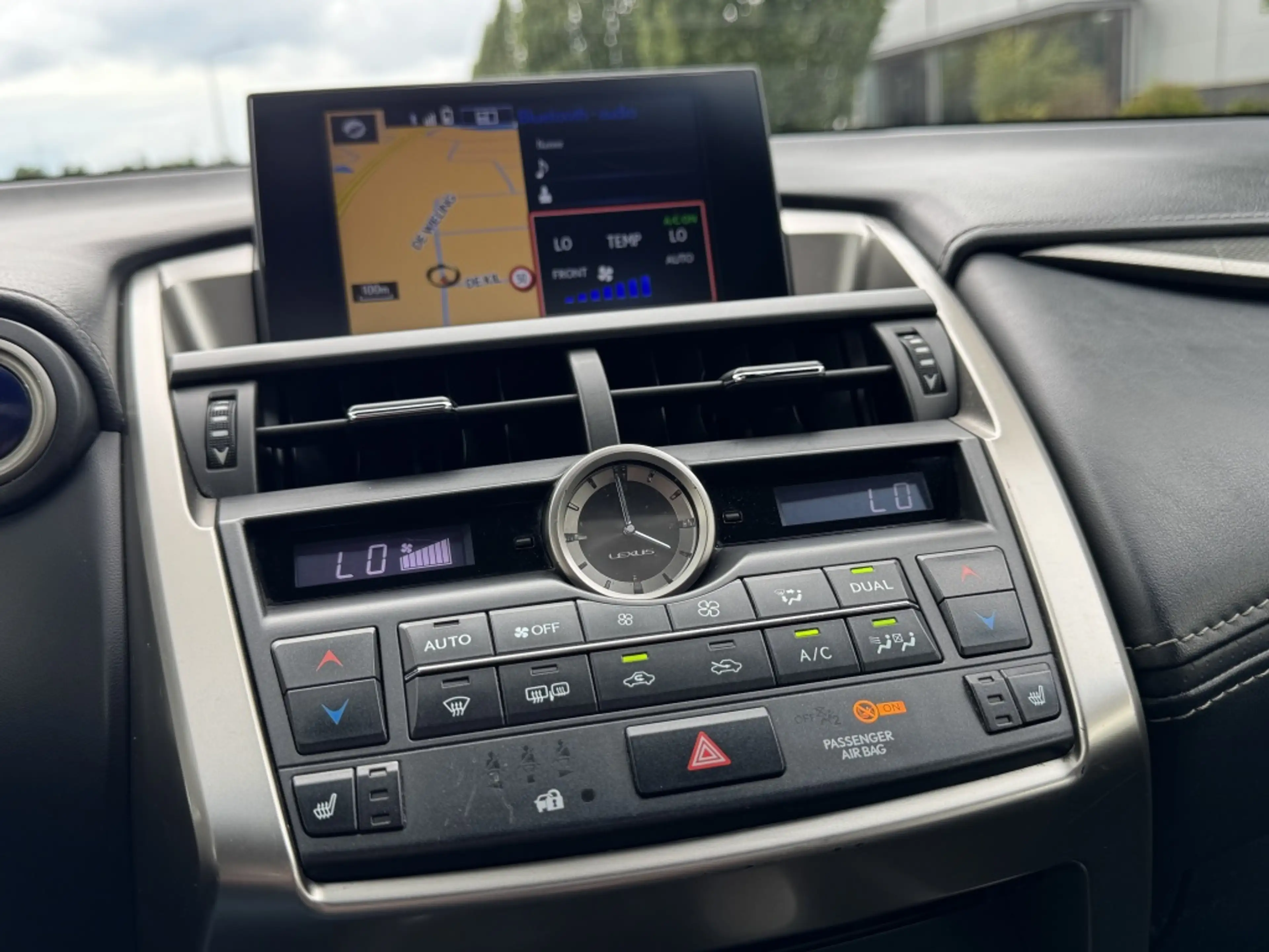 Lexus NX 300h AWD F Sport Trekhaak Schuifdak — photo 13