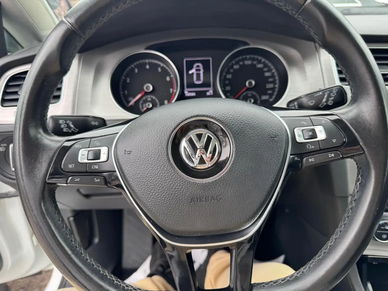 Volkswagen Golf снимка Volkswagen Golf
