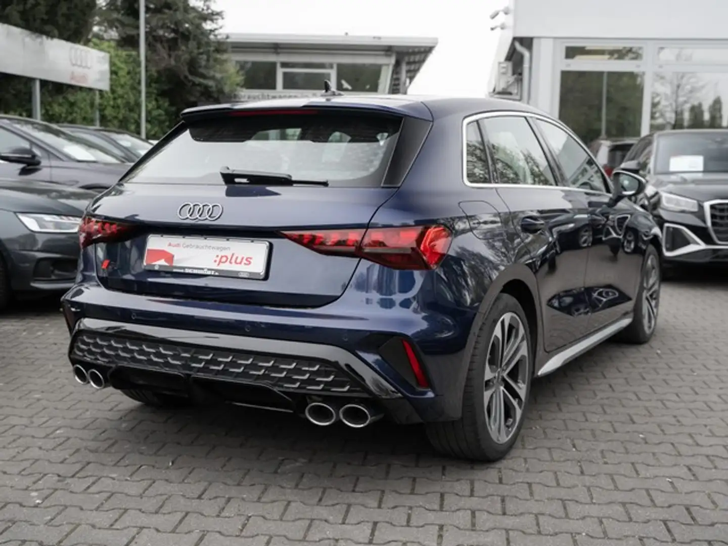 Audi S3 Sportback TFSI quattro Navi+ Leder e-Sitze Face... Blau - 2