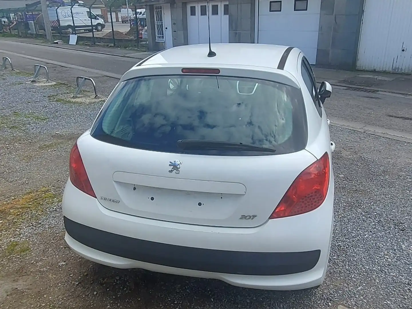 Peugeot 207 1.6 HDi Dynamic Edition Wit - 2