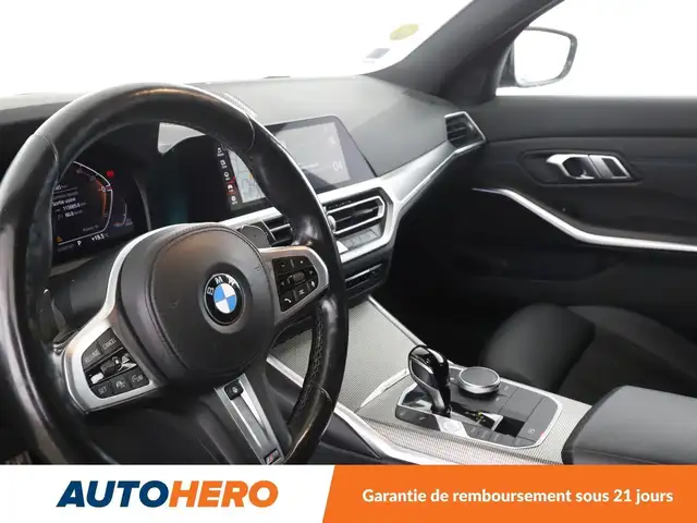 BMW 3 Series view 11