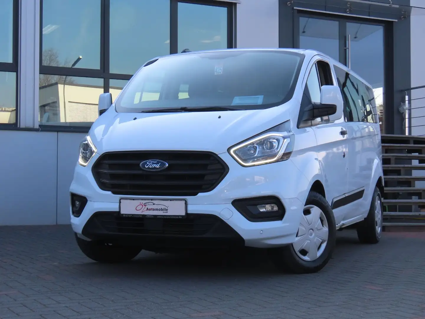 Ford Transit Custom 2.0 340 L2H1 9 Sitze Weiß - 2