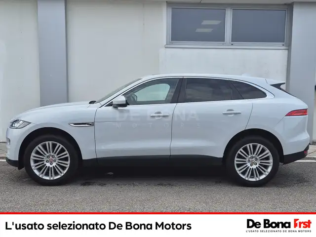 Jaguar F-Pace view 3