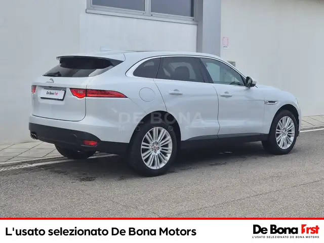 Jaguar F-Pace view 4