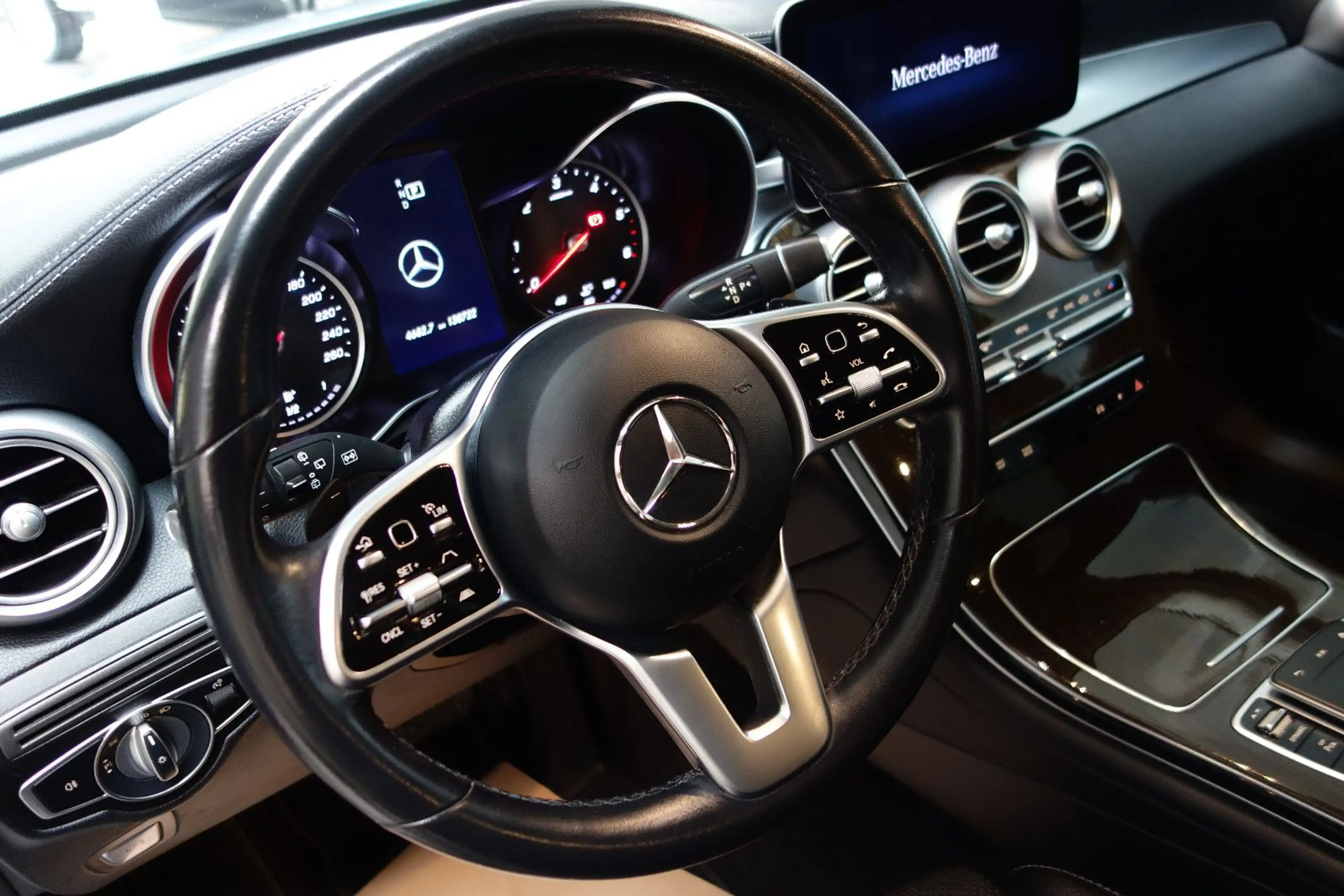 Mercedes-Benz GLC 200 d 4Matic Designo 9G/Leder/MBUX/Distronic+ — photo 15
