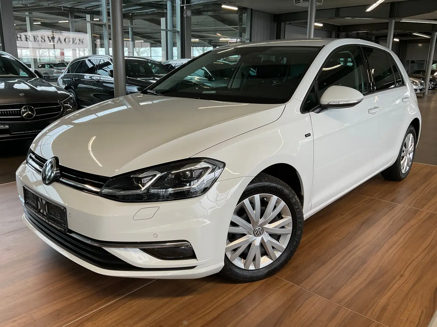 Volkswagen Golf Golf 1.6 TDI Join ACC/LED/FLA/DAB/KAMERA Wit - 1