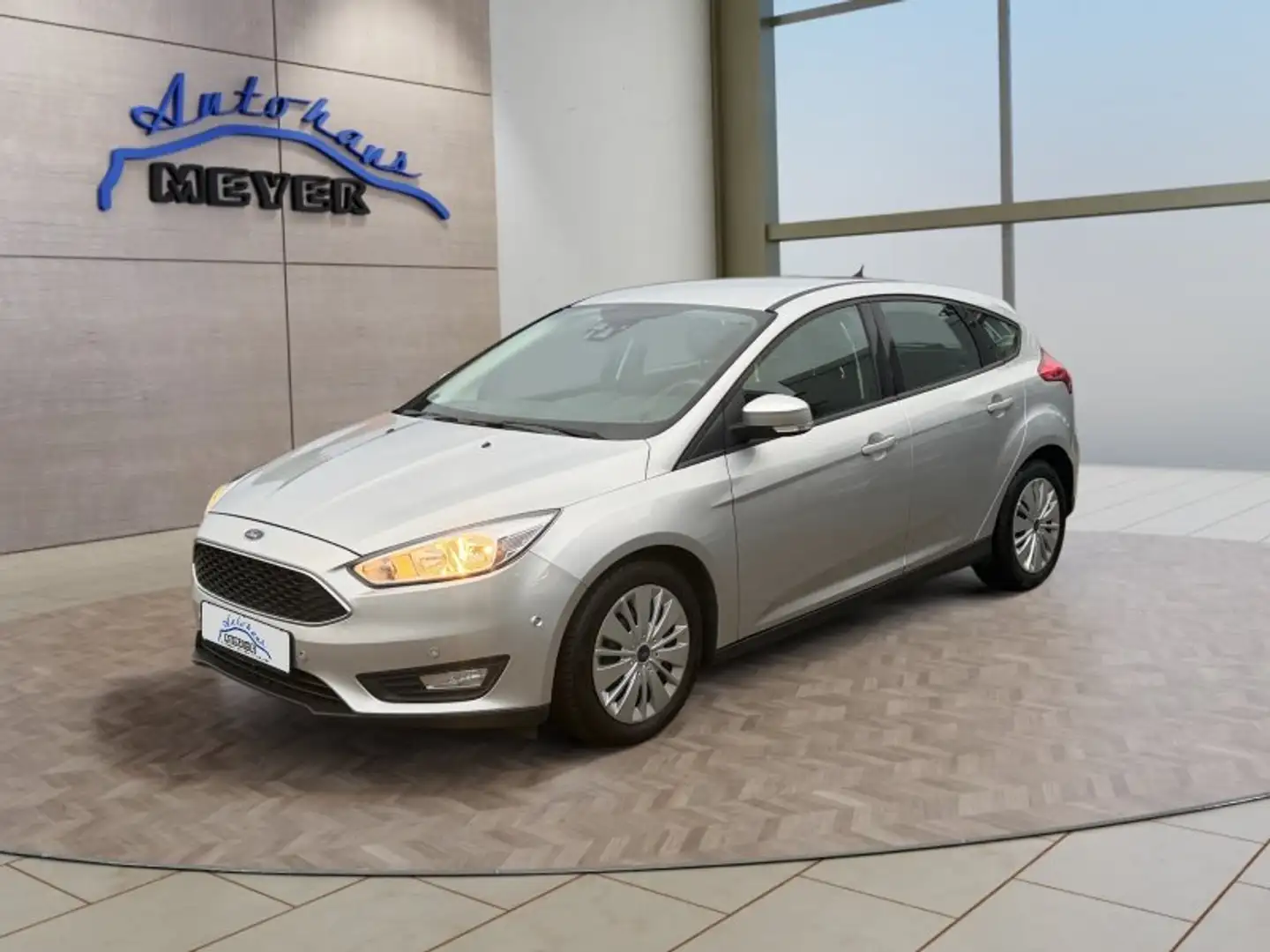 Ford Focus 1.5 EcoBoost Business Automatik/AHK/Navi/Tempomat Silber - 1